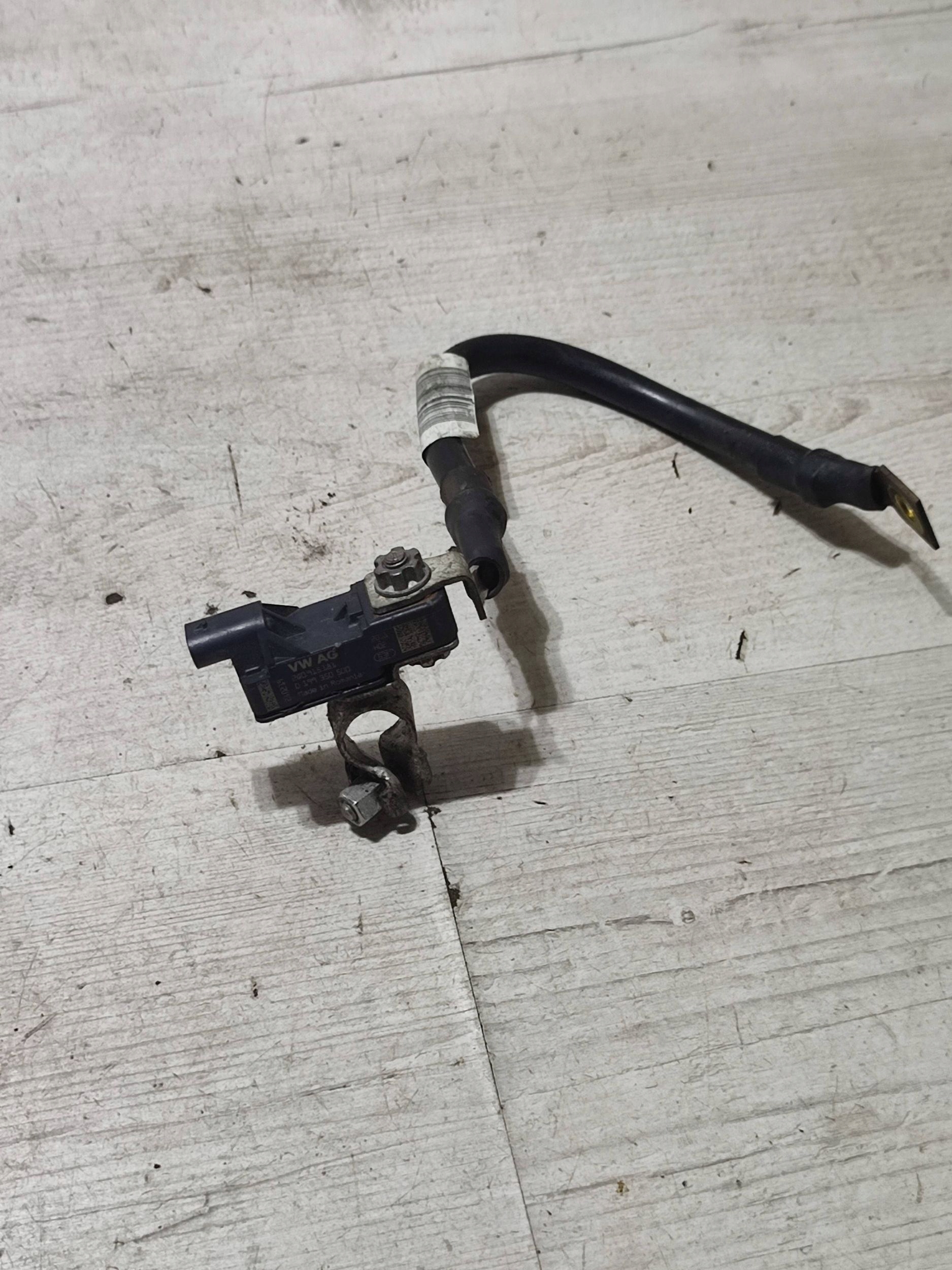 Seat Arona 2019 minus / terminal / cable battery