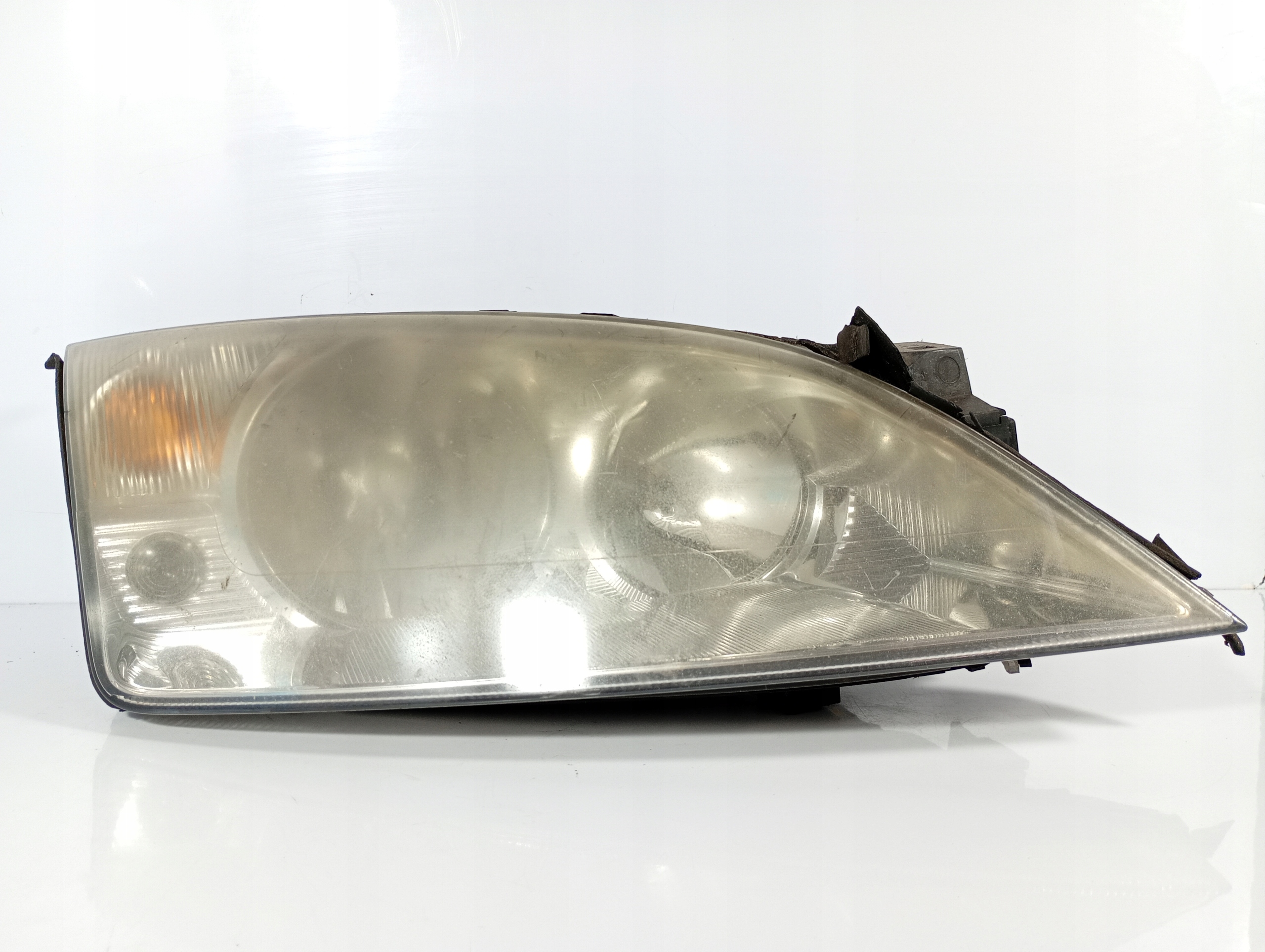 Mondeo MK3 00-07 REFLEKTOR light right front front OE 0301174202