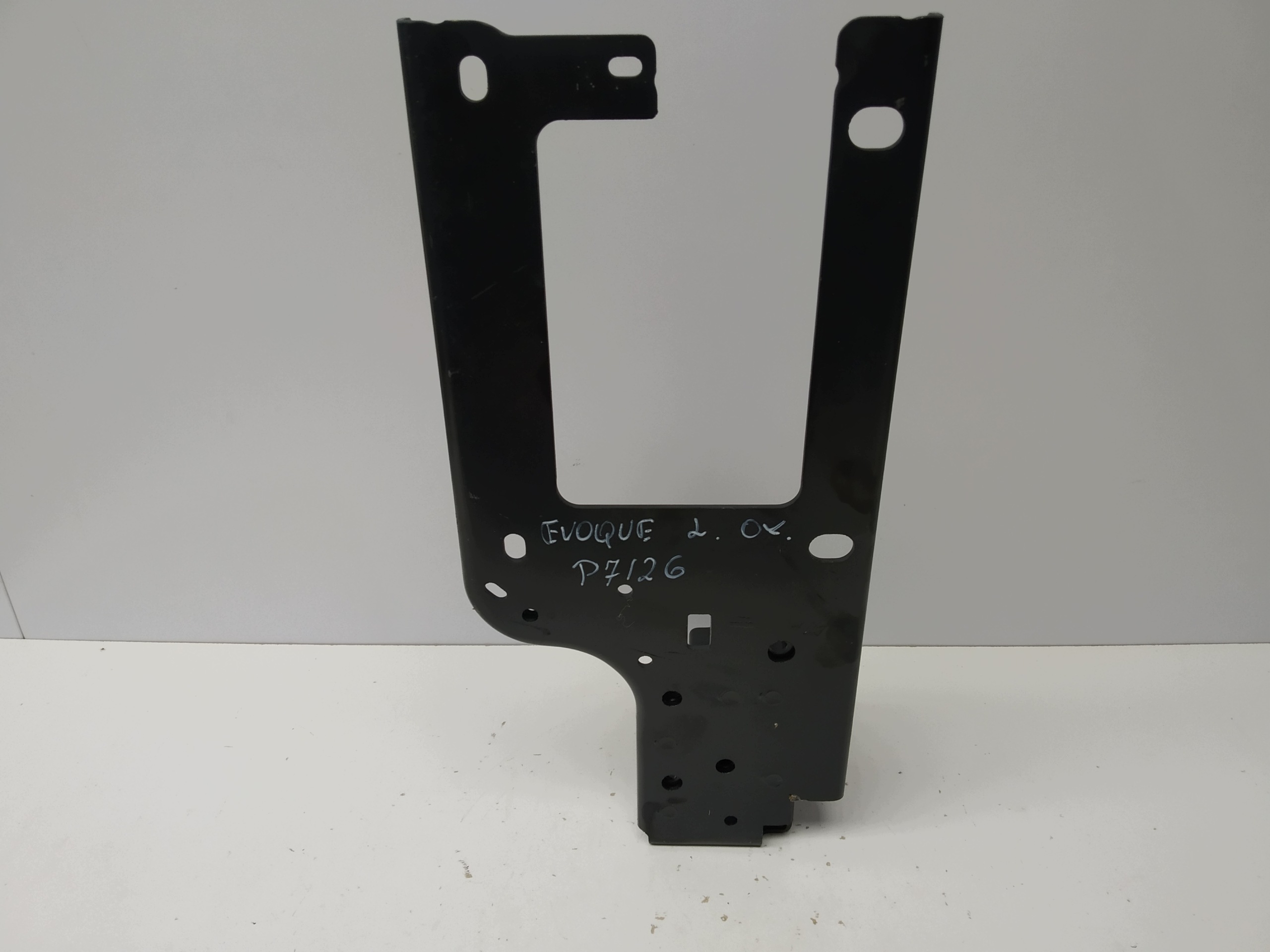 2018r + Range Rover Evoque II L551 console holder radiator left right