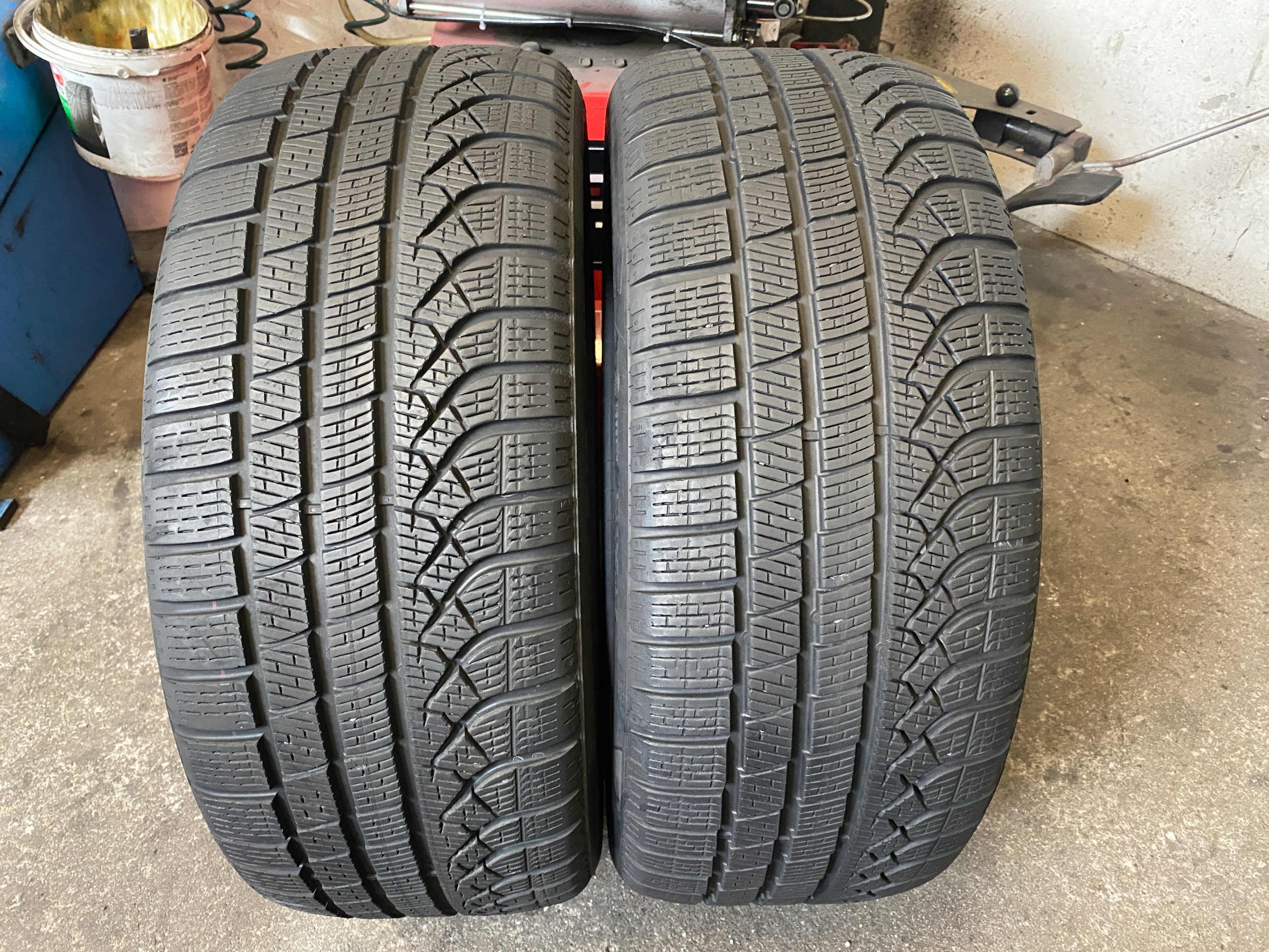 2 tyres winter 245/45R19 Pirelli P ZERO Winter 7mm 2024r