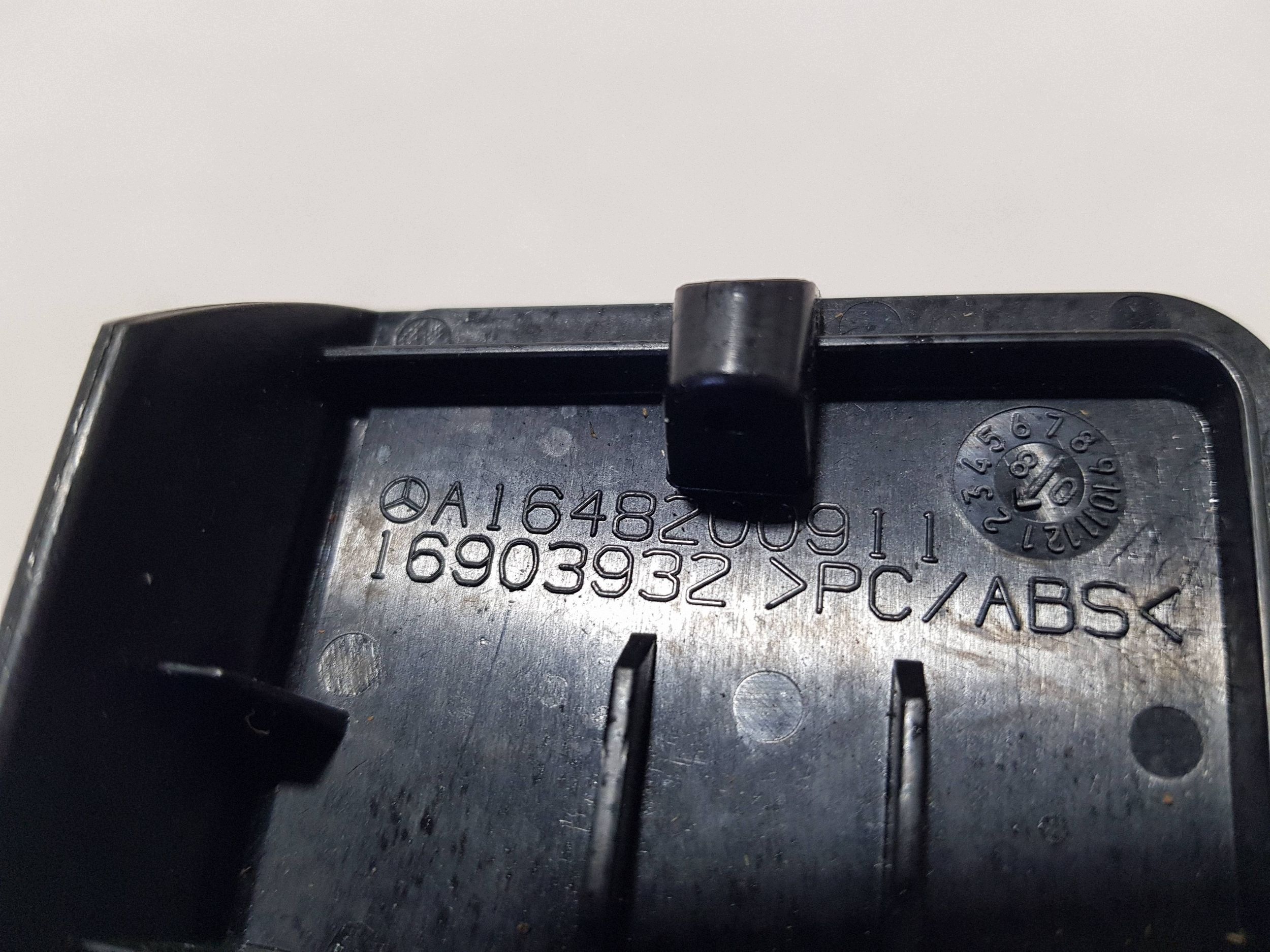 bracket holder TELEFONU Mercedes ML W164 A1648200911