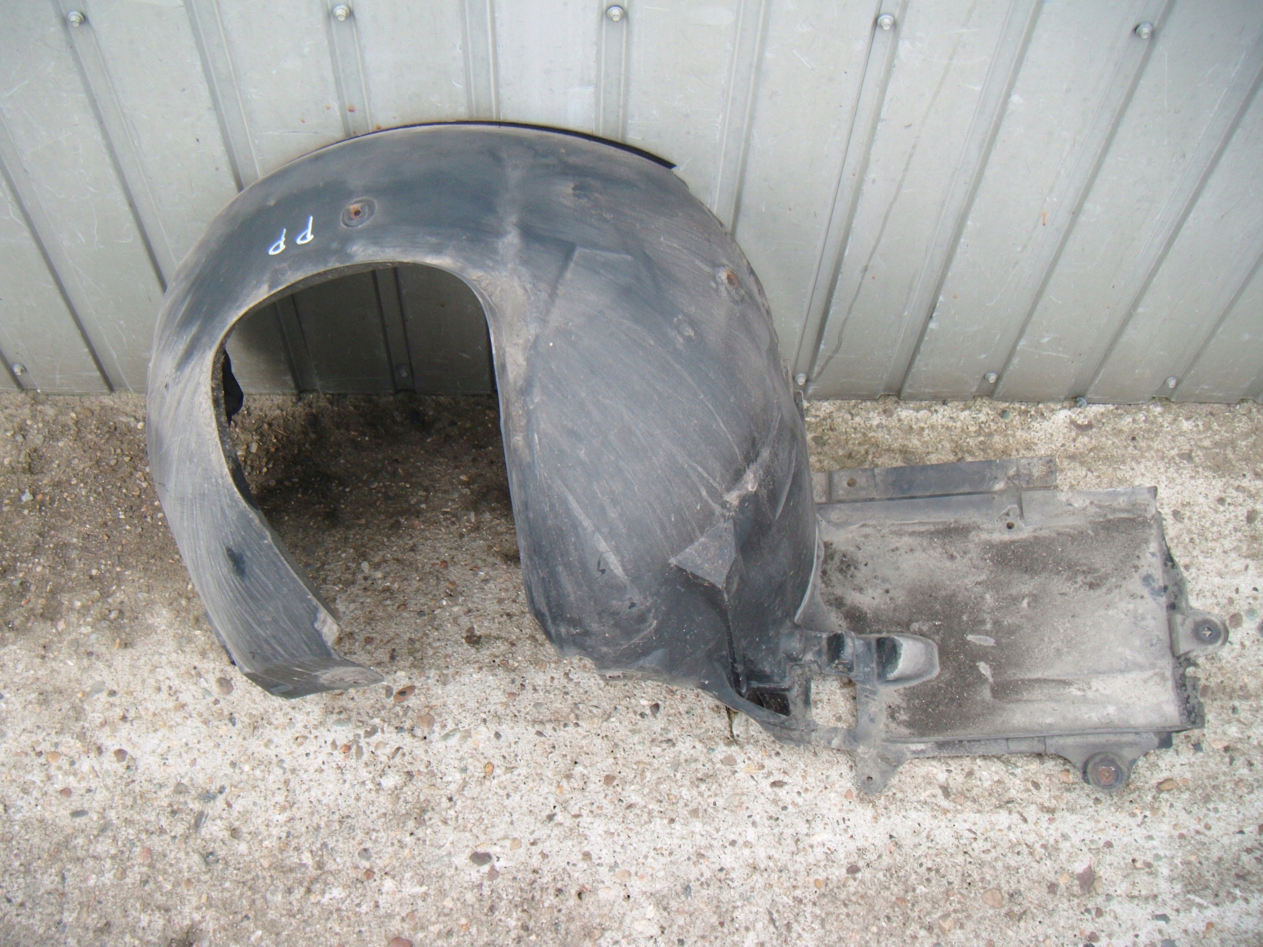 BMW E46 COMPACT NADKOLE PRAWY PRZÓD