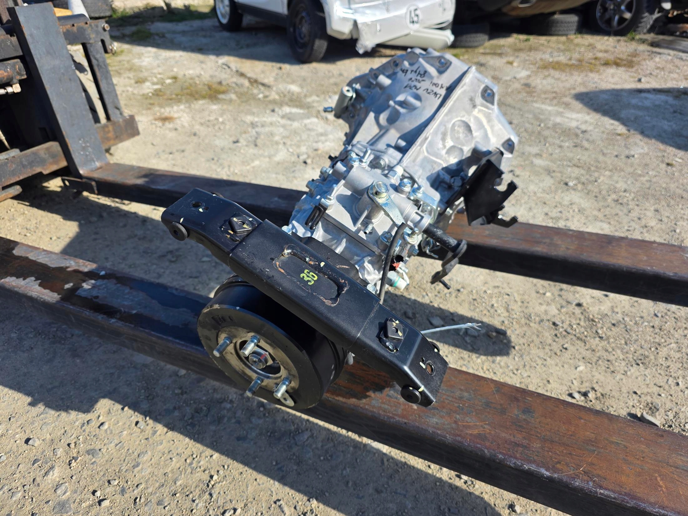 Isuzu M21, M27, Grafter 1.9 DDi 2024 Getriebe MVC M0J01 8 tys km