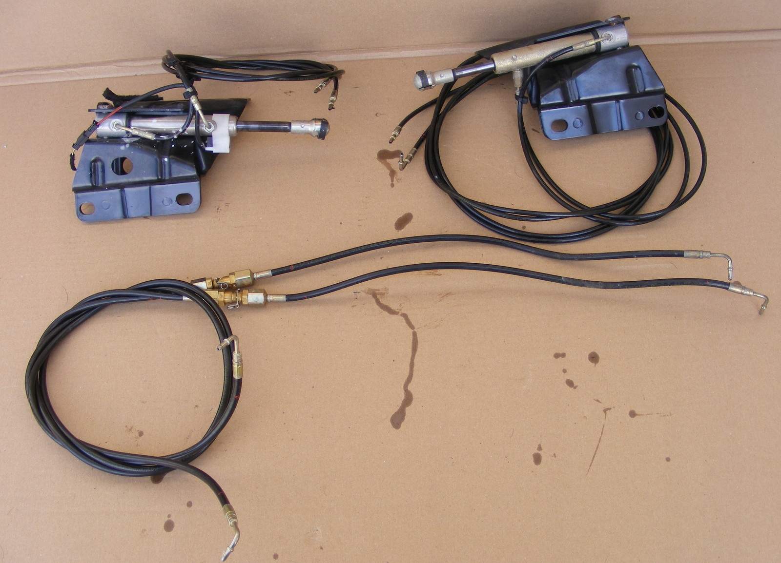 BMW E46 CABRIO SIŁOWNIK OTWIERANIA DACHU L P