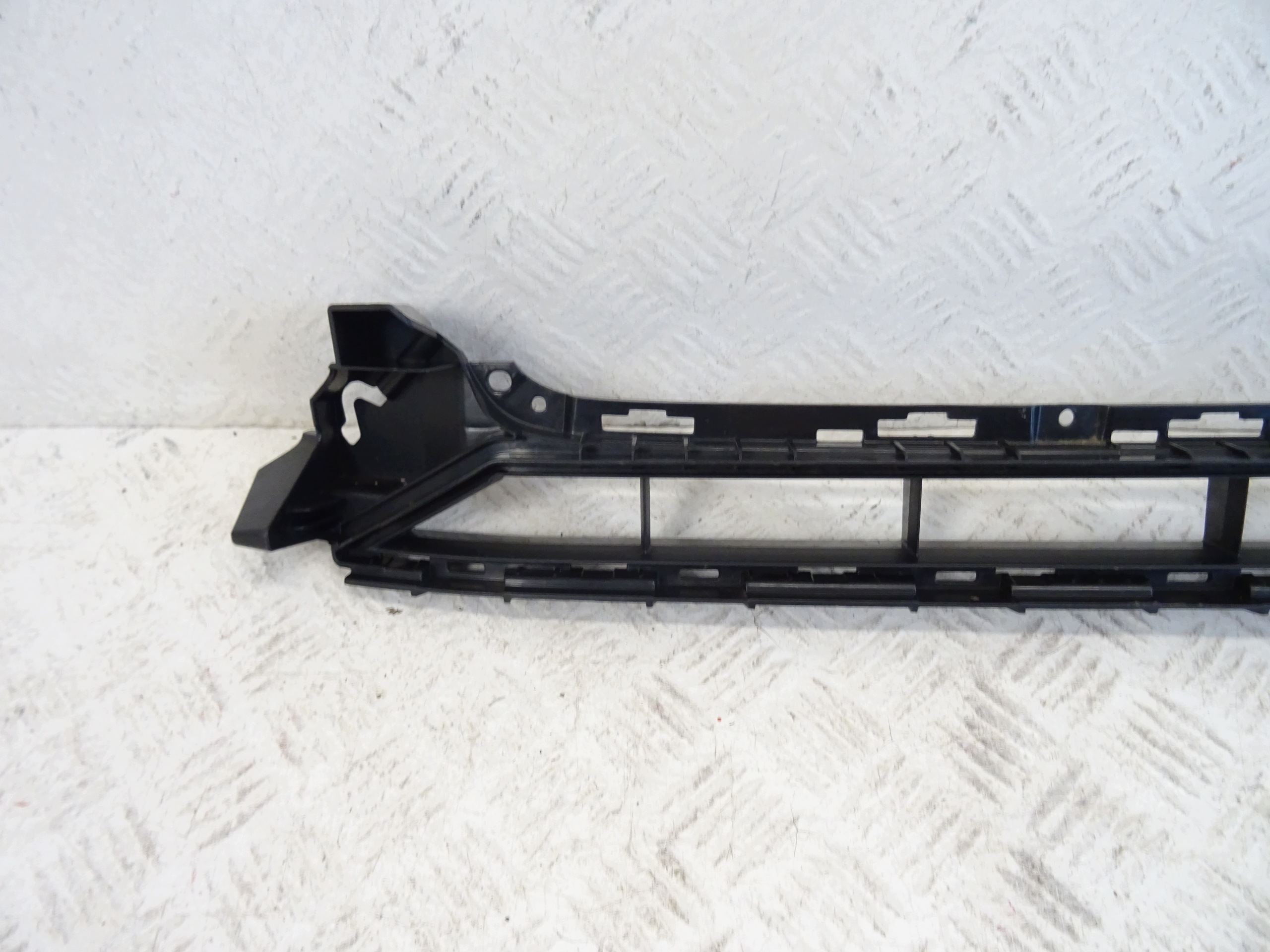 grid of a bumper front AUDI A6 C7 LIFT S-LINE 4G0807683C