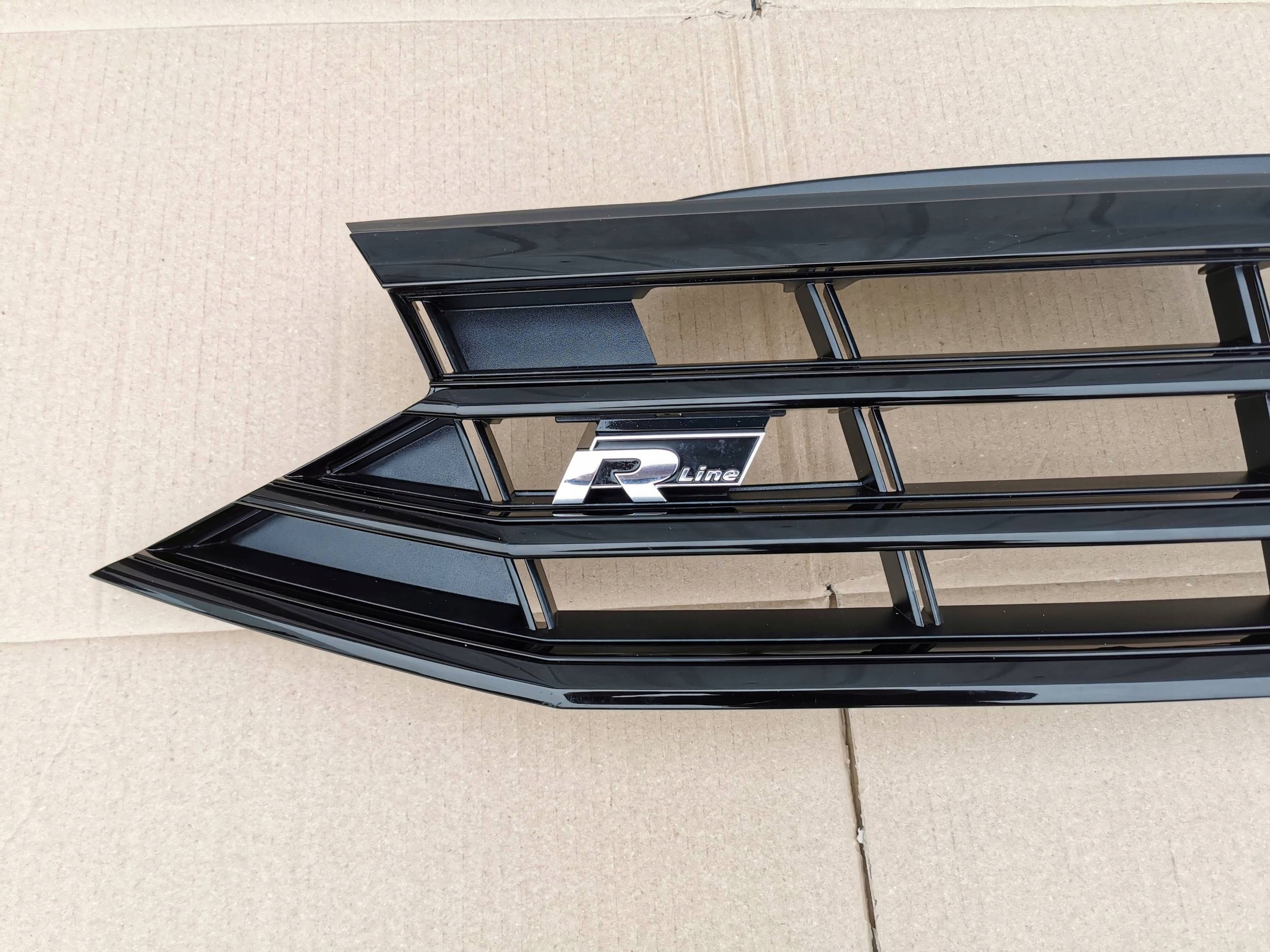 VW PASSAT B8 3G0 R-LINE LIFT 19- GRILL ATRAPA PRZÓD BLACK 3G0853653K Typ samochodu Samochody osobowe