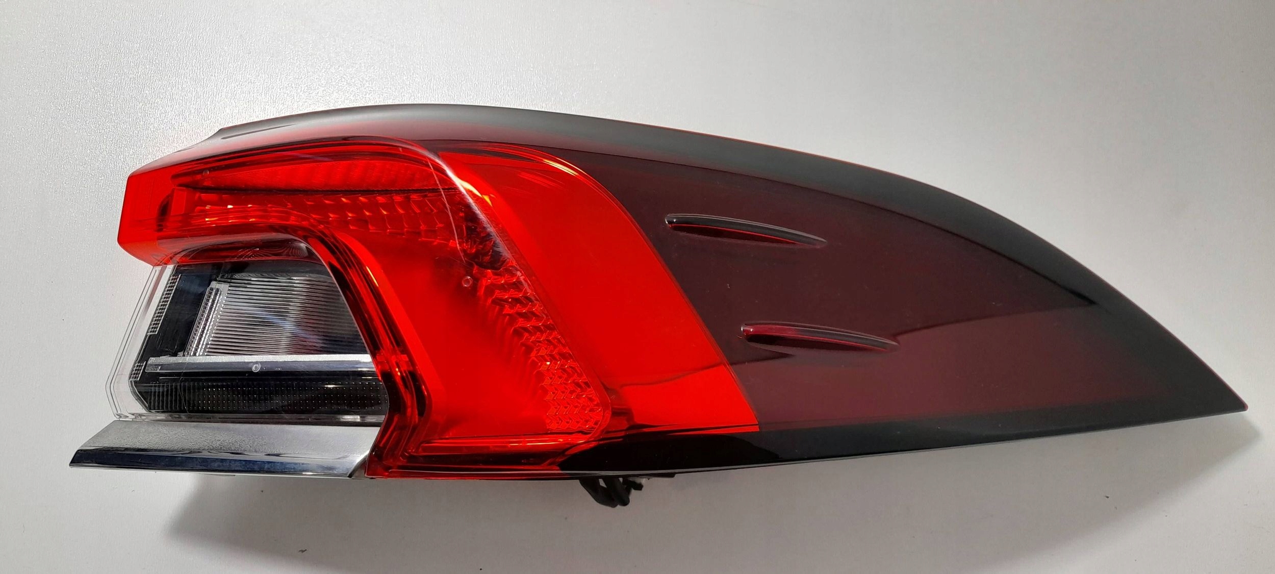 Toyota Corolla E21 sedan light rear right 8155002D1100 (R419)