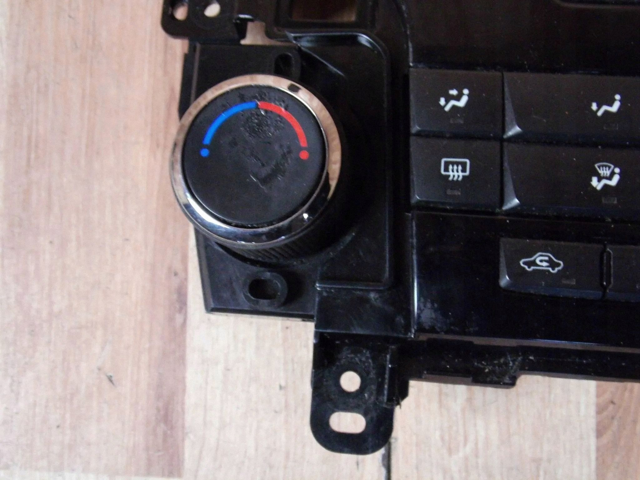 Chevrolet Cruze panel sterowanie a klímának 3870548
