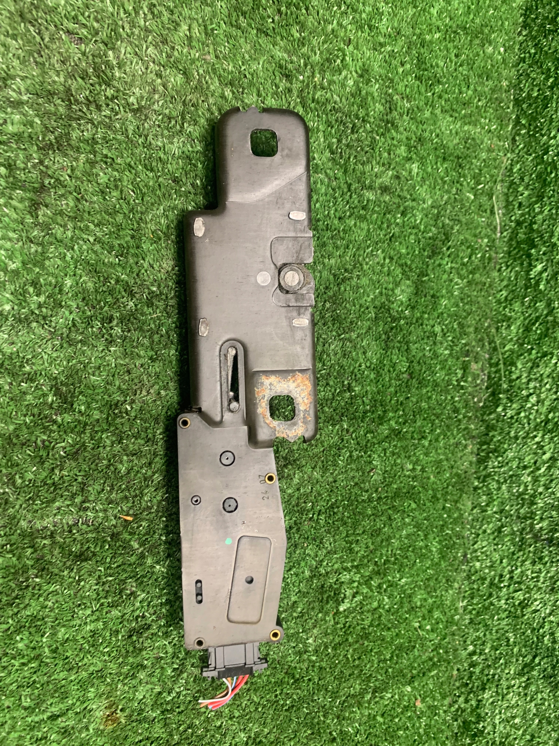AUDI A6 C6 LIFT KOMBI lock DOCIAG bonnet boot 4F9827383B