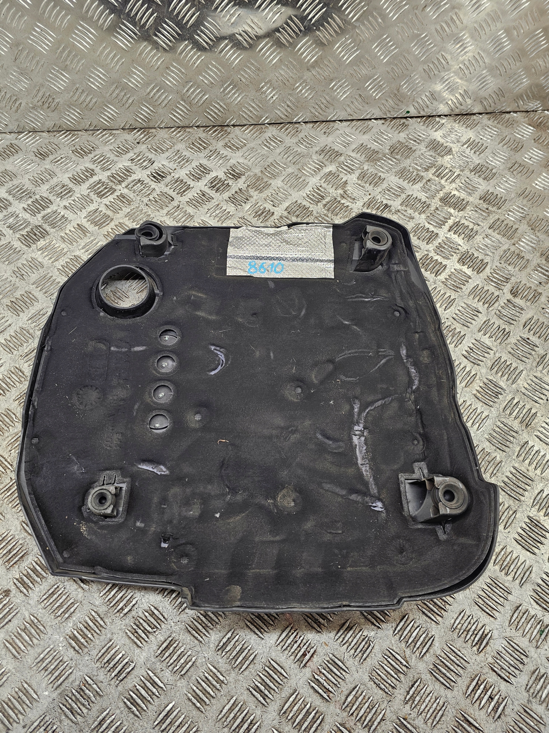 Audi OE 04L103925D motor cover upper