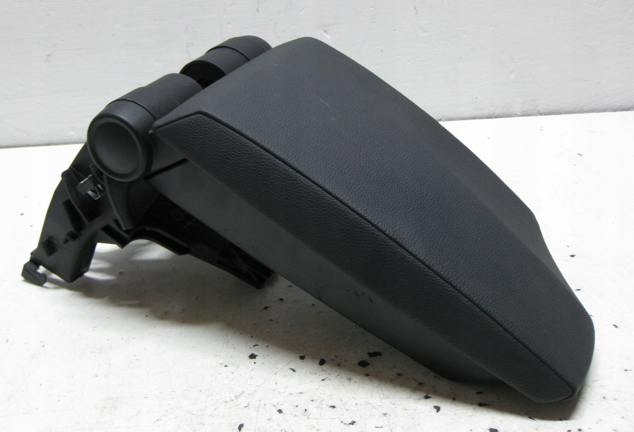 BMW E87 2.0 e 08R bracciolo 9110501