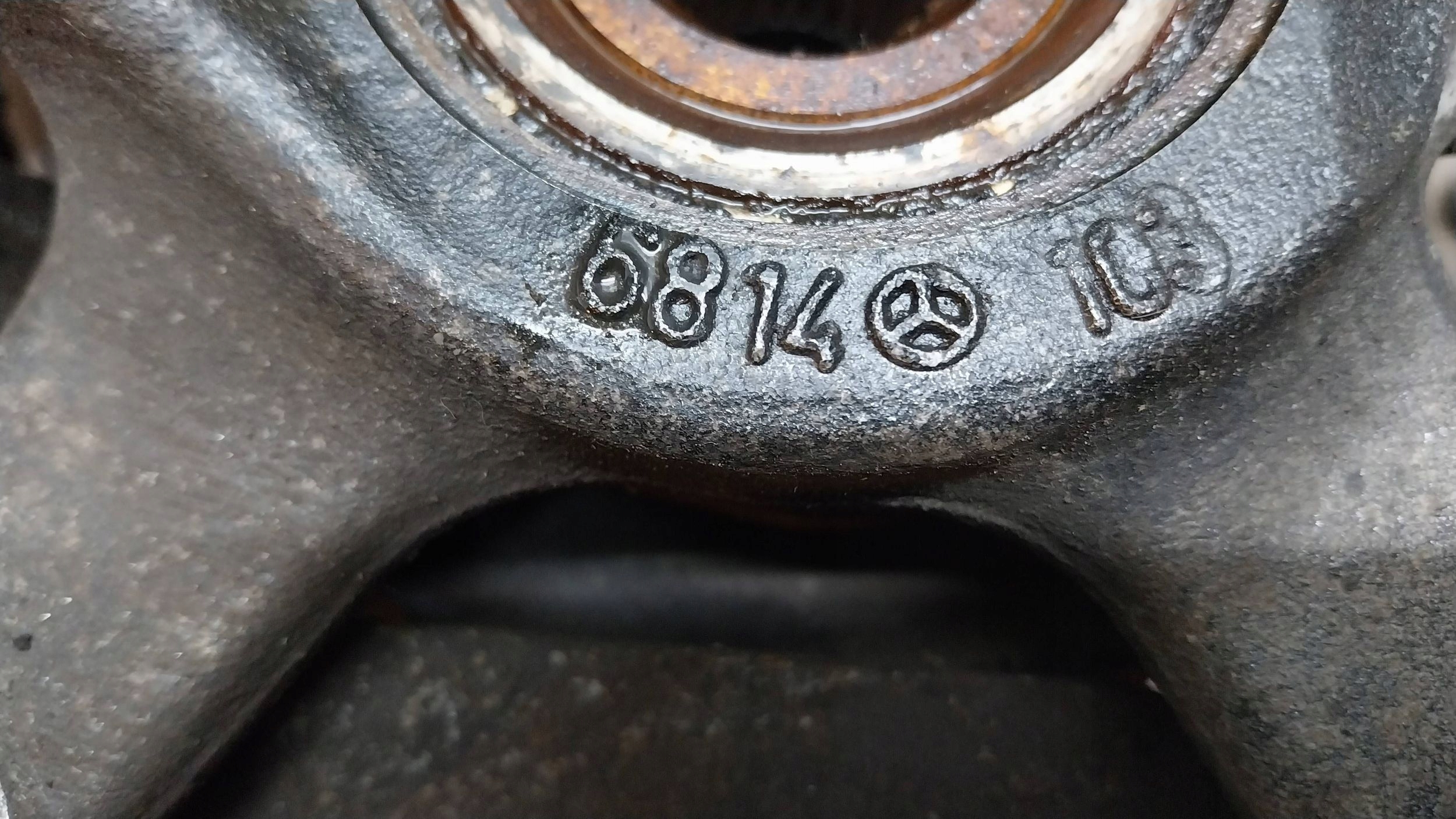 otoč čepu levý předek 6814 MERCEDES A W168