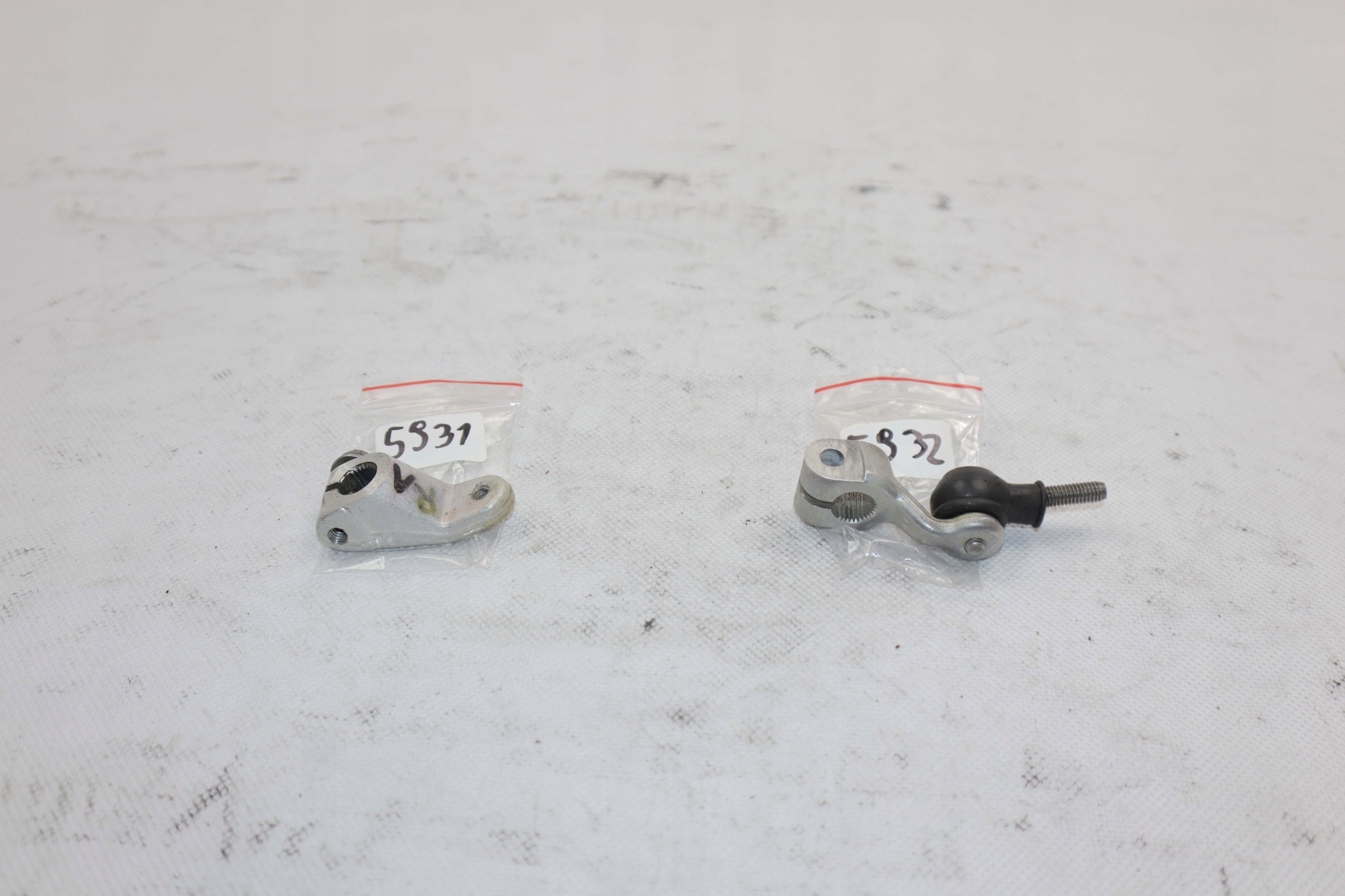 R1 RN01 RN04 RN09 RN12 RN19 Łącznik Cięgn Pręt Dźwign Zmiany Biegów Przegub Numer katalogowy części 4VYUN609BUY56UBY06UB0Y