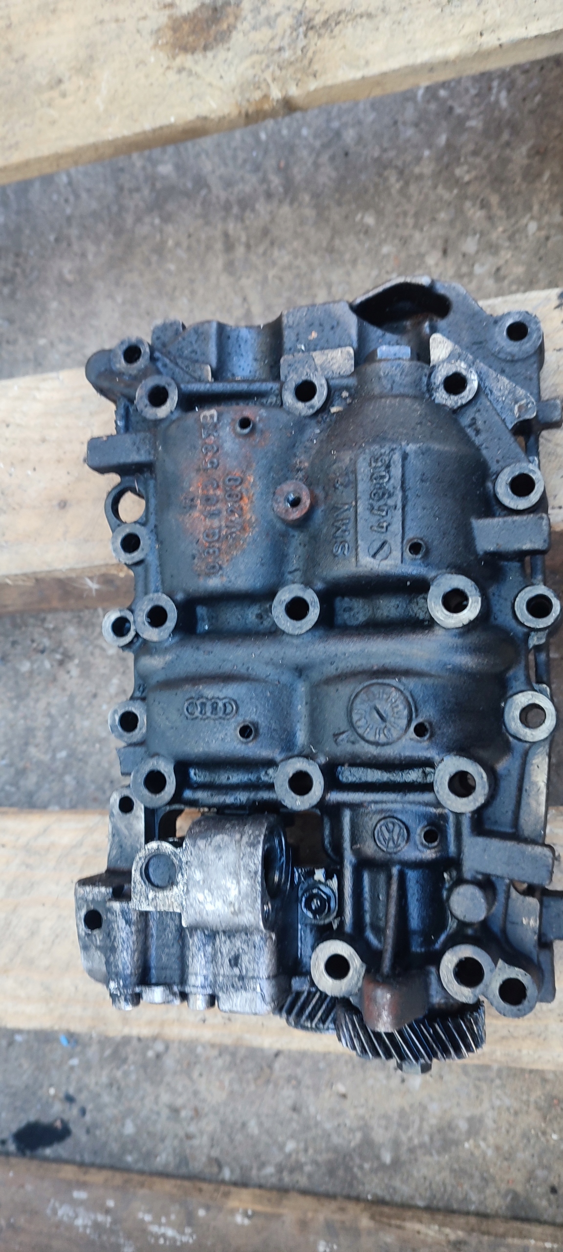 Ölpumpe 2.0 TDI BKD TOLEDO GOLF 03G103535B