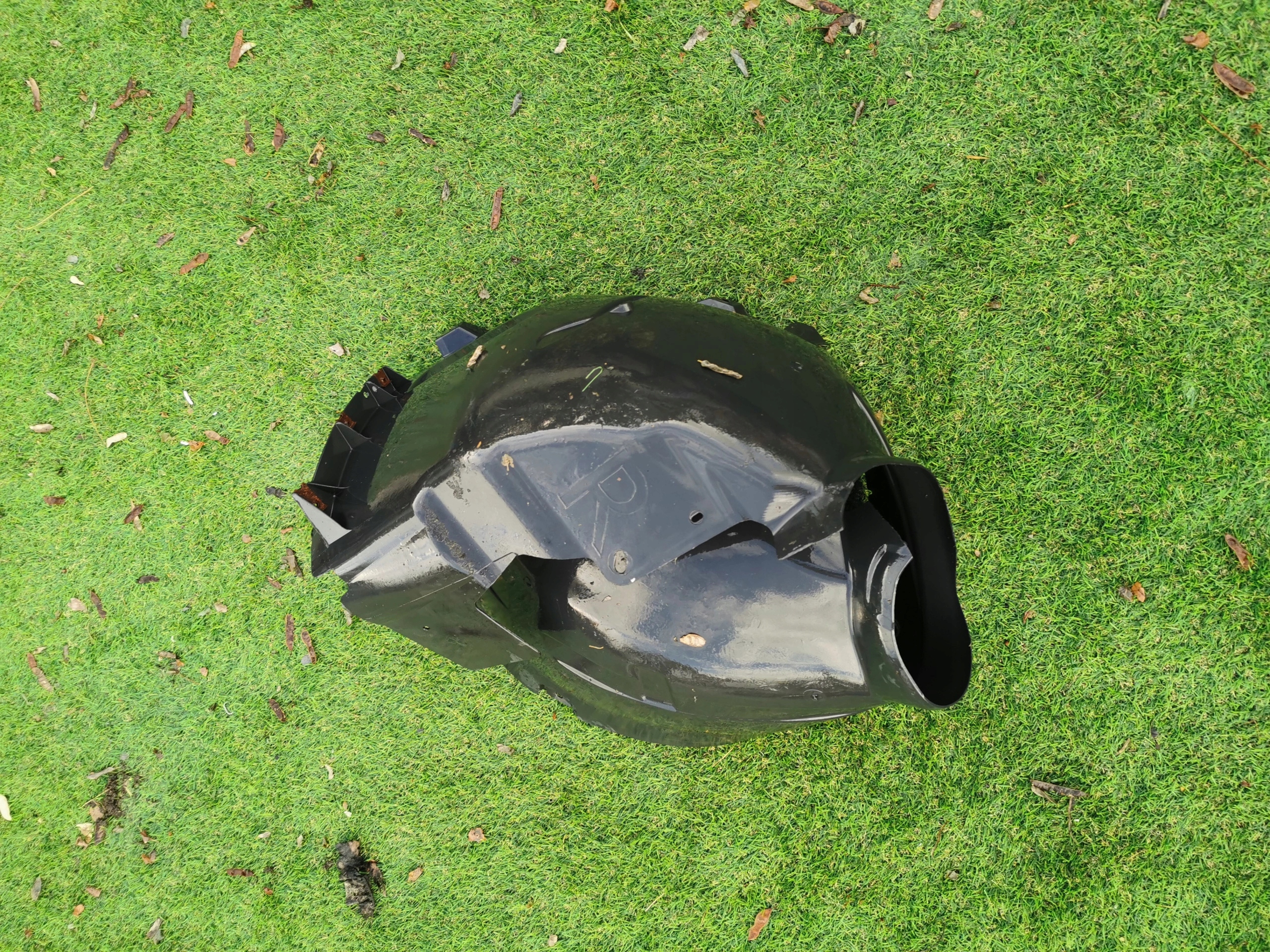 FORD FOCUS MK2 mudguard right front 6M5Y-16114-AA 6M5Y16114AA