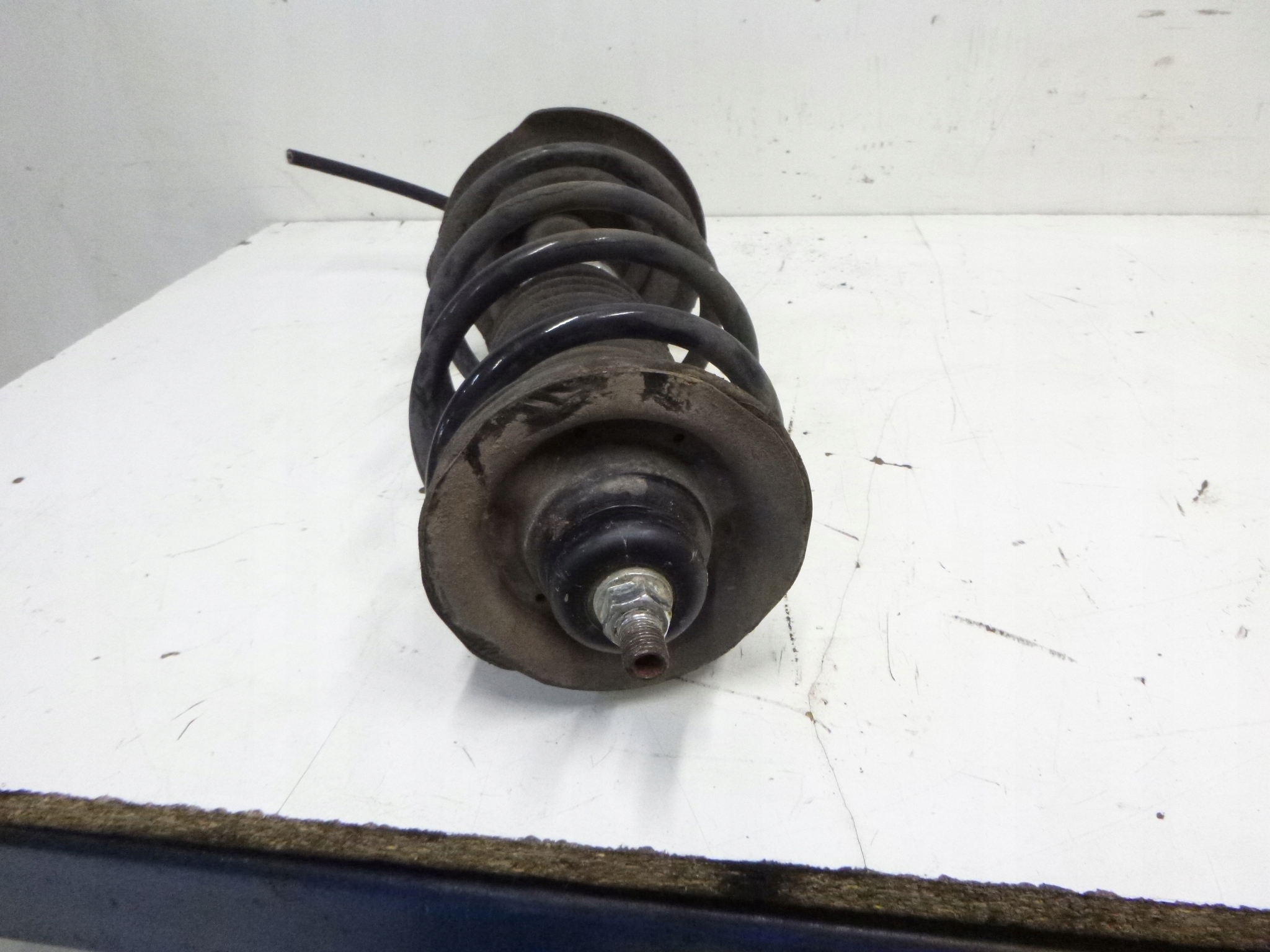 shock absorber front left Toyota Aygo Lift 1.0 2010r.