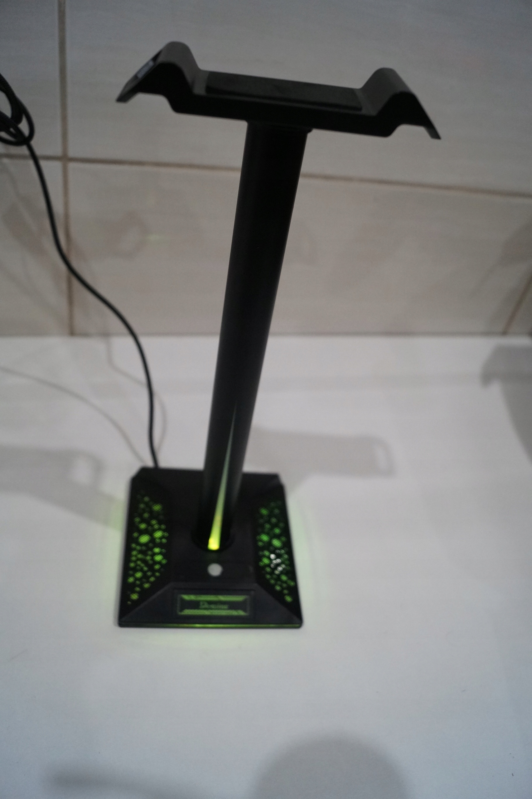 1038 STOJAK NA SŁUCHAWKI RGB EB01 Kod producenta EB01