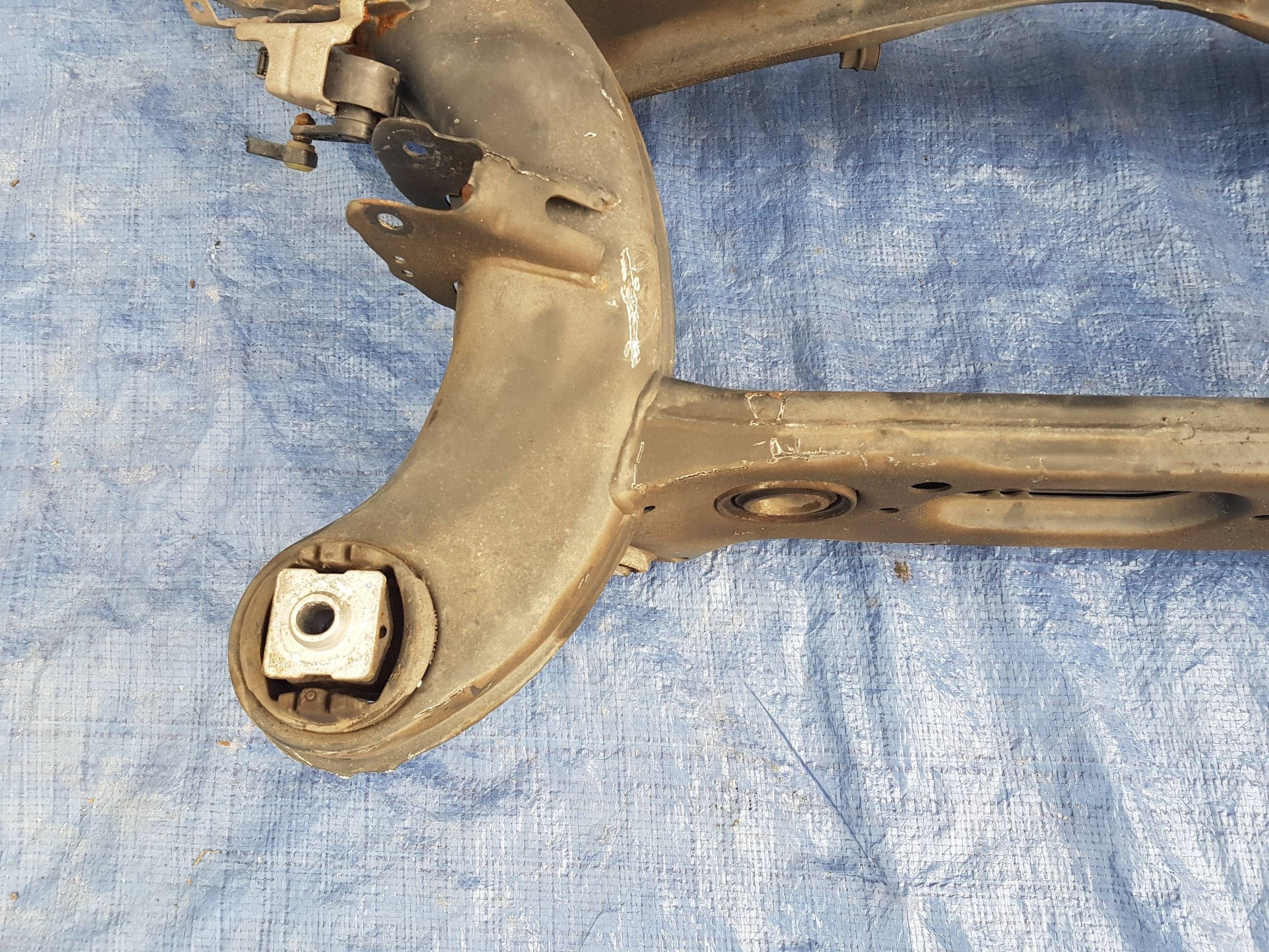 axle beam rear part MERCEDES W205 KOMBI sider subframe axle beam