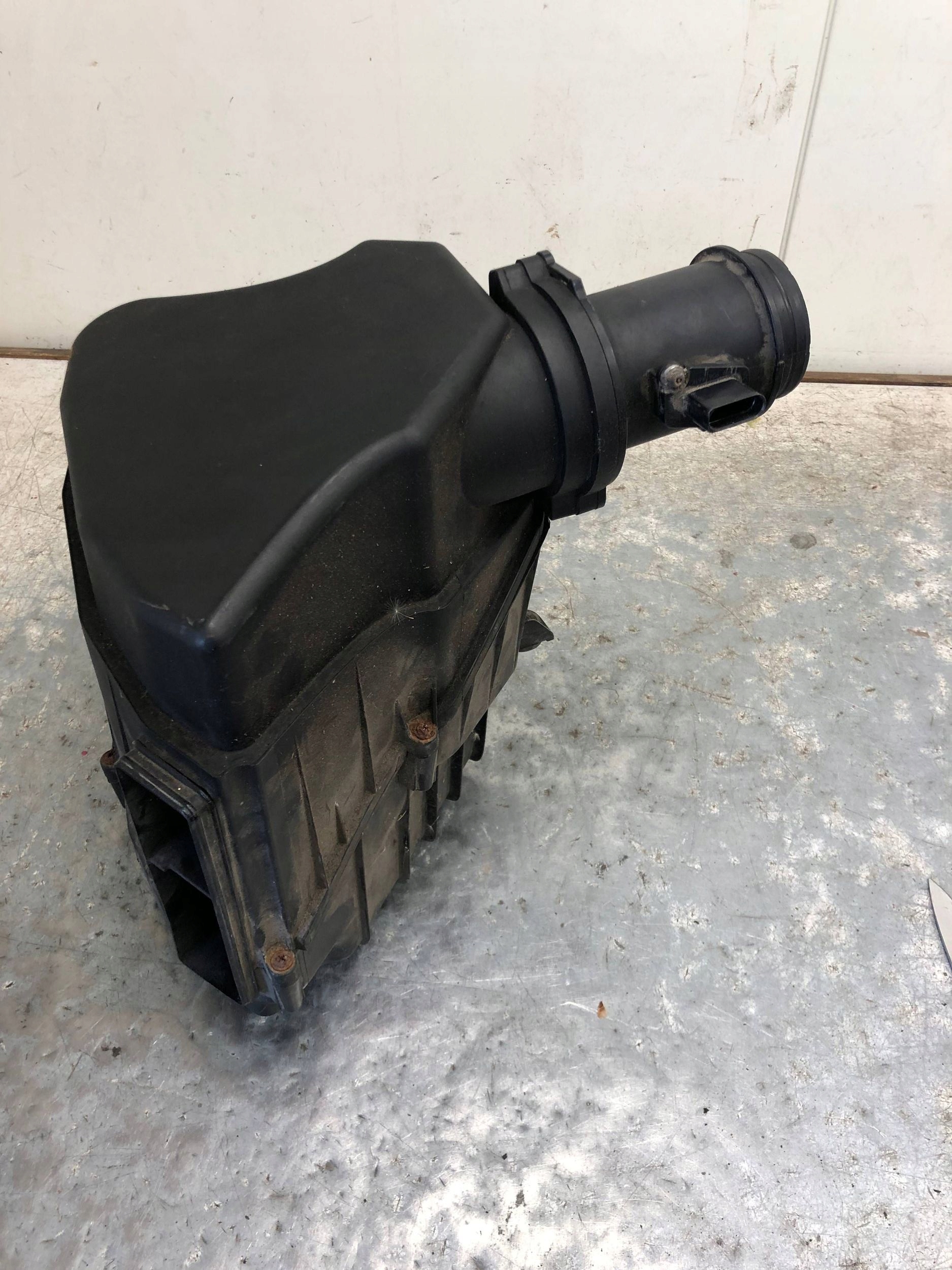 Obal filtra vzduchový AUDI A8 D3 4E0907135A