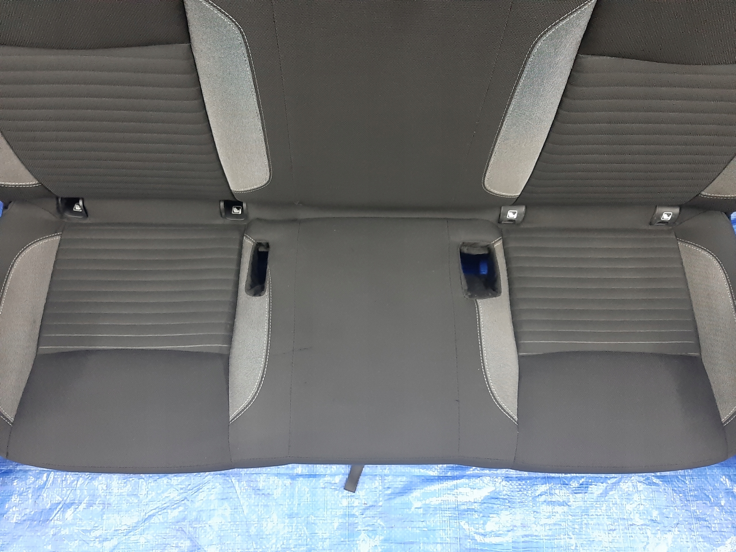 Sitze vorne Sitz heck NAVARA NP300 D23 ALASKAN EUROPA KOMPLET