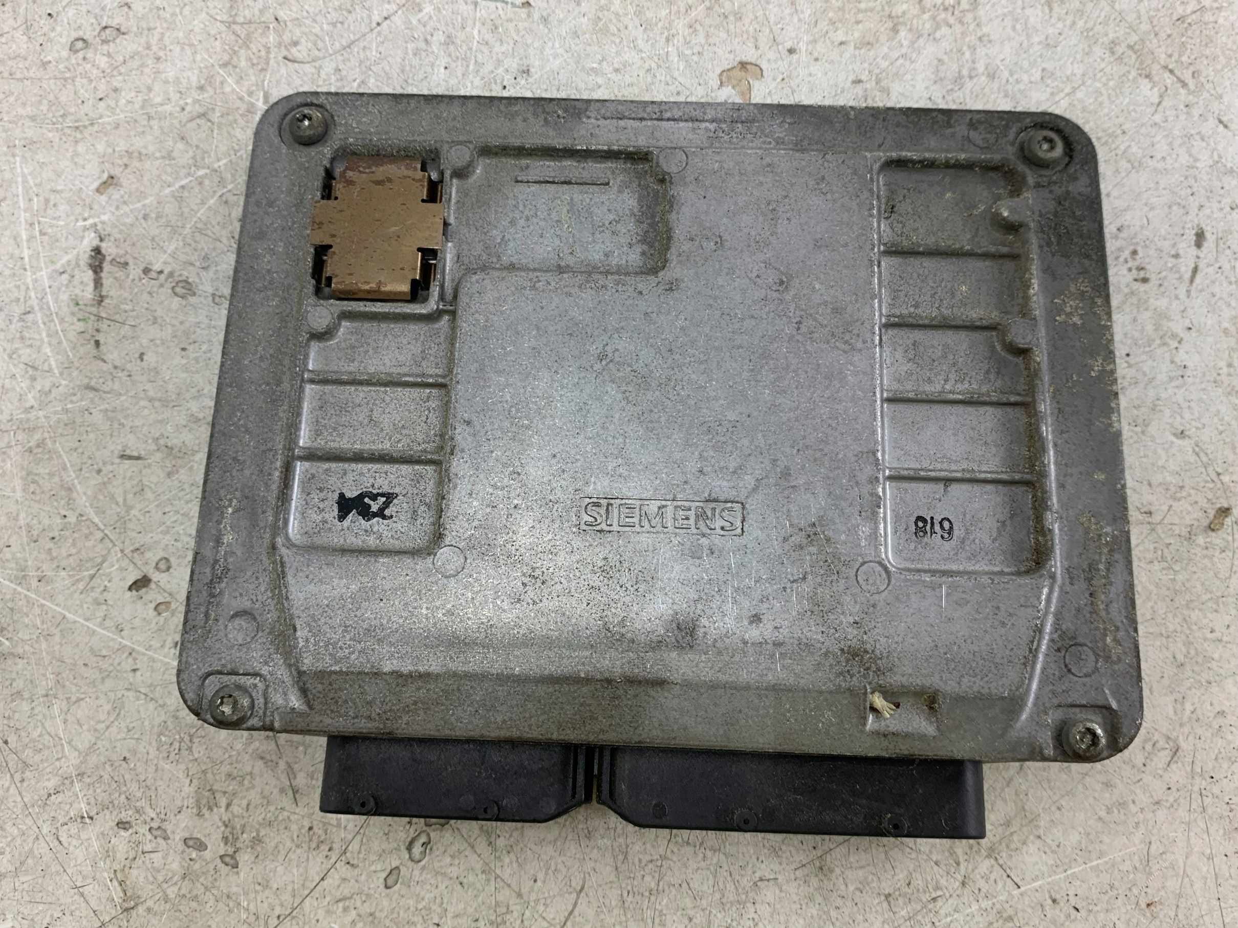 computer motore VW POLO IV 9N 1.2B 03E906033L