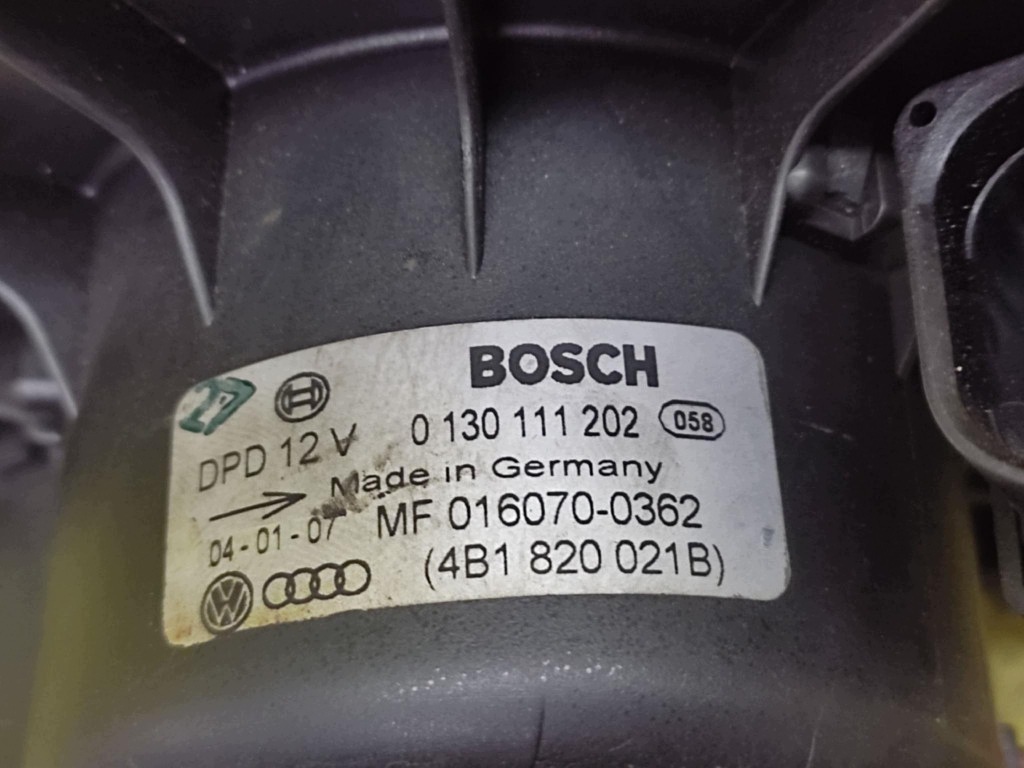 AUDI A6 C5 DMUCHAWA luft 4B1820021B