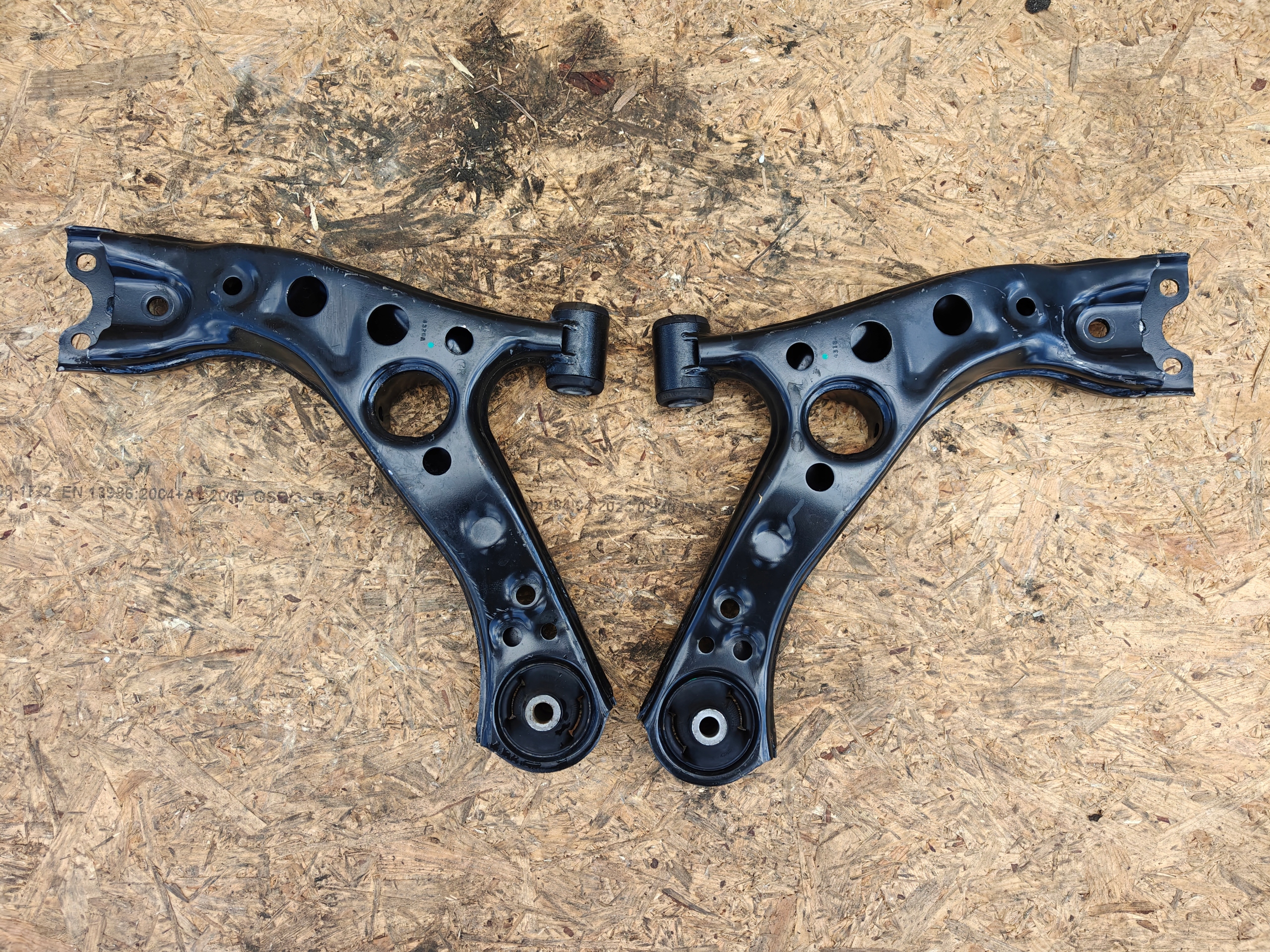 arm left front front TOYOTA C-HR II 2 CHR II 2 X2 HYBRID original !!!
