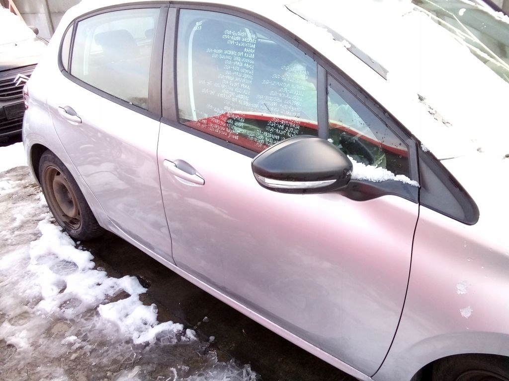 Peugeot 208 and door right front front EZRC