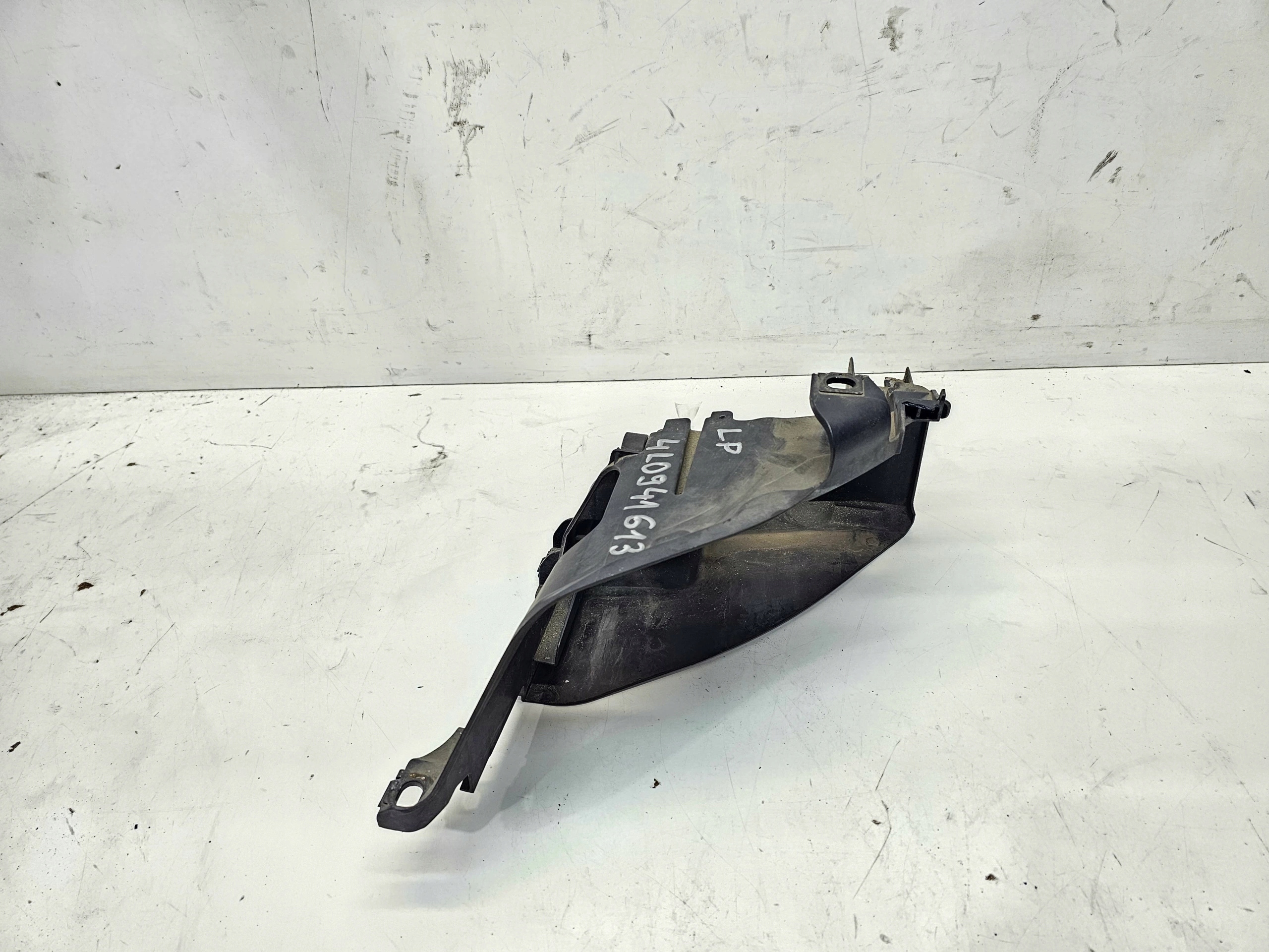 Support Support plaque REFLEKTORA Gauche AUDI Q7 4L 4L0941613