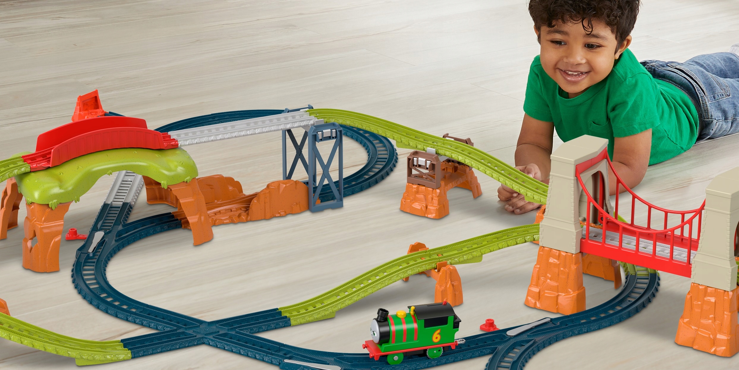 FISHER PRICE TOMEK ZESTAW TORÓW 6W1 PIOTRUŚ Materiał plastik