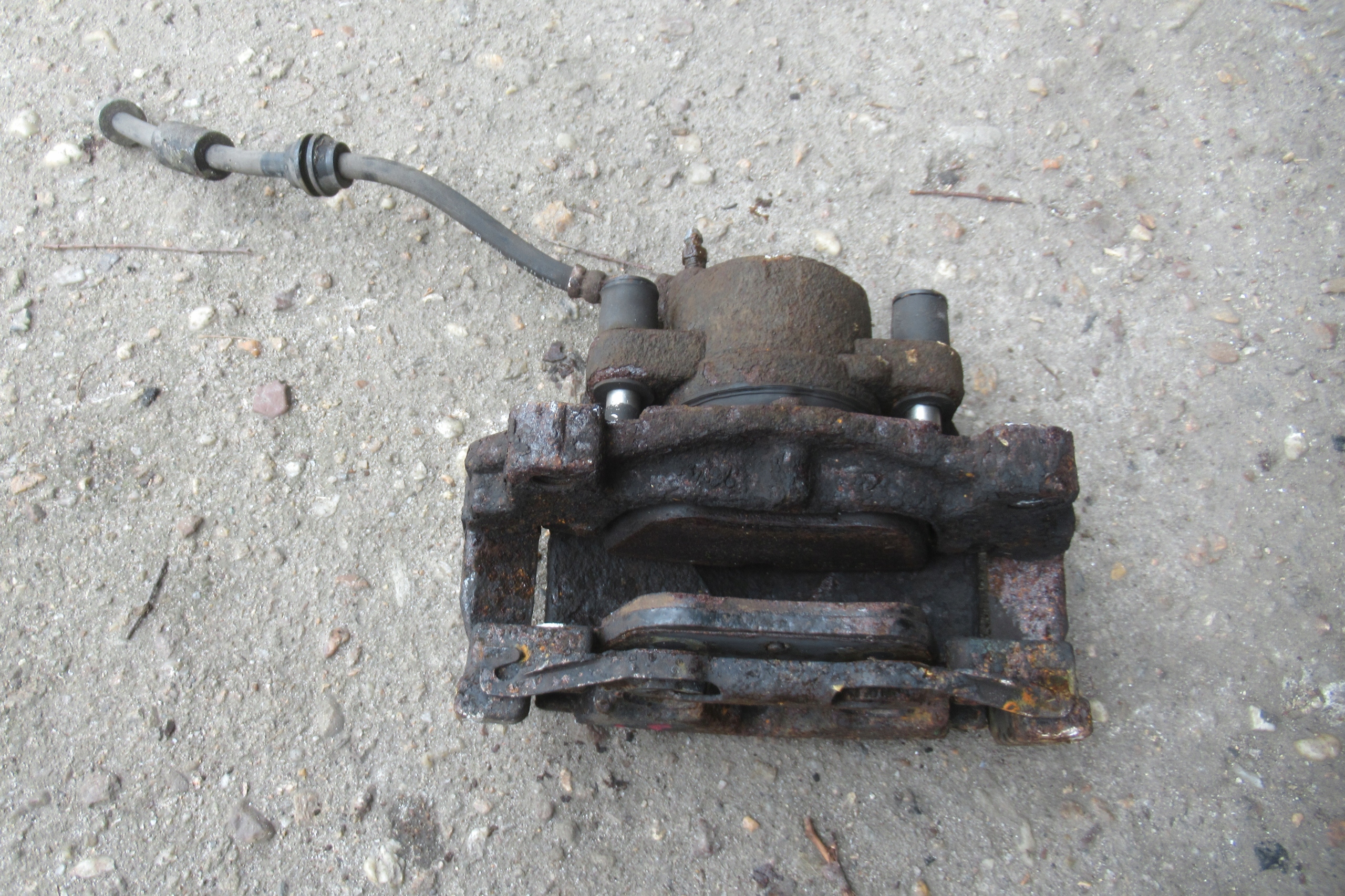 VOLVO V70 2.0 D 09R caliper left front