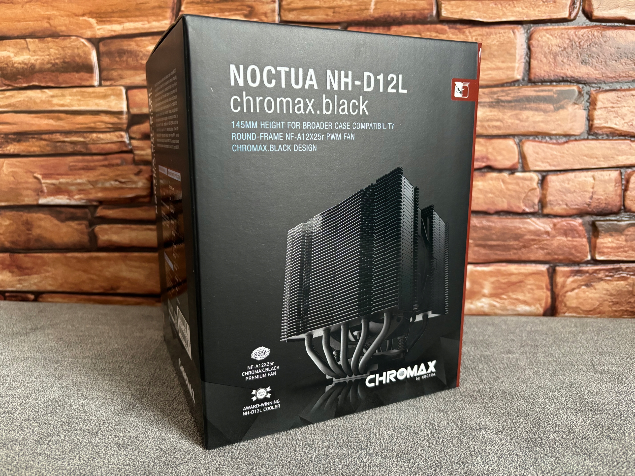 Aktívny chladič procesora Noctua NH-D12L chromax.black