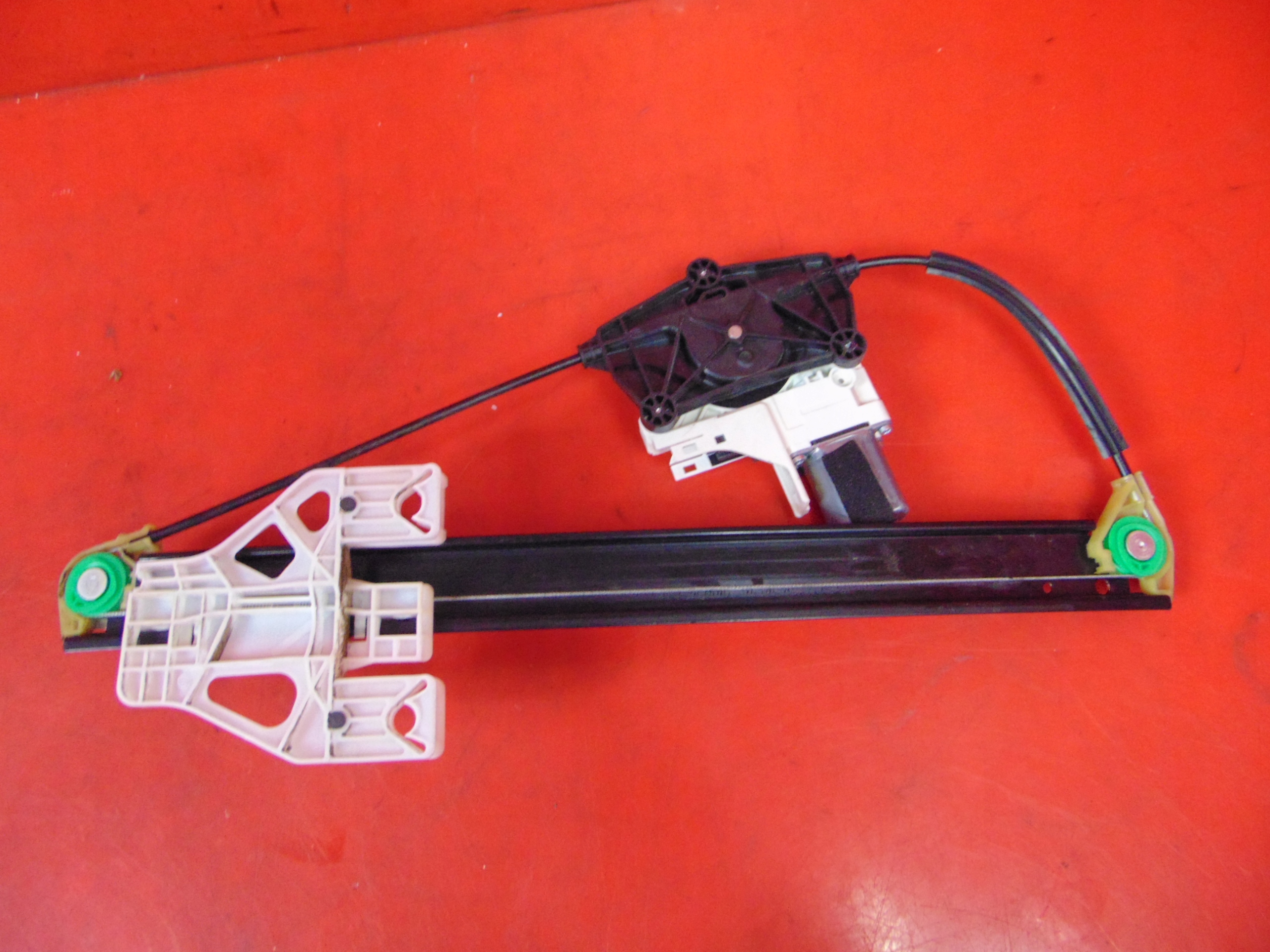 AUDI Q3 8U 11- window regulator left rear part 8U0839461