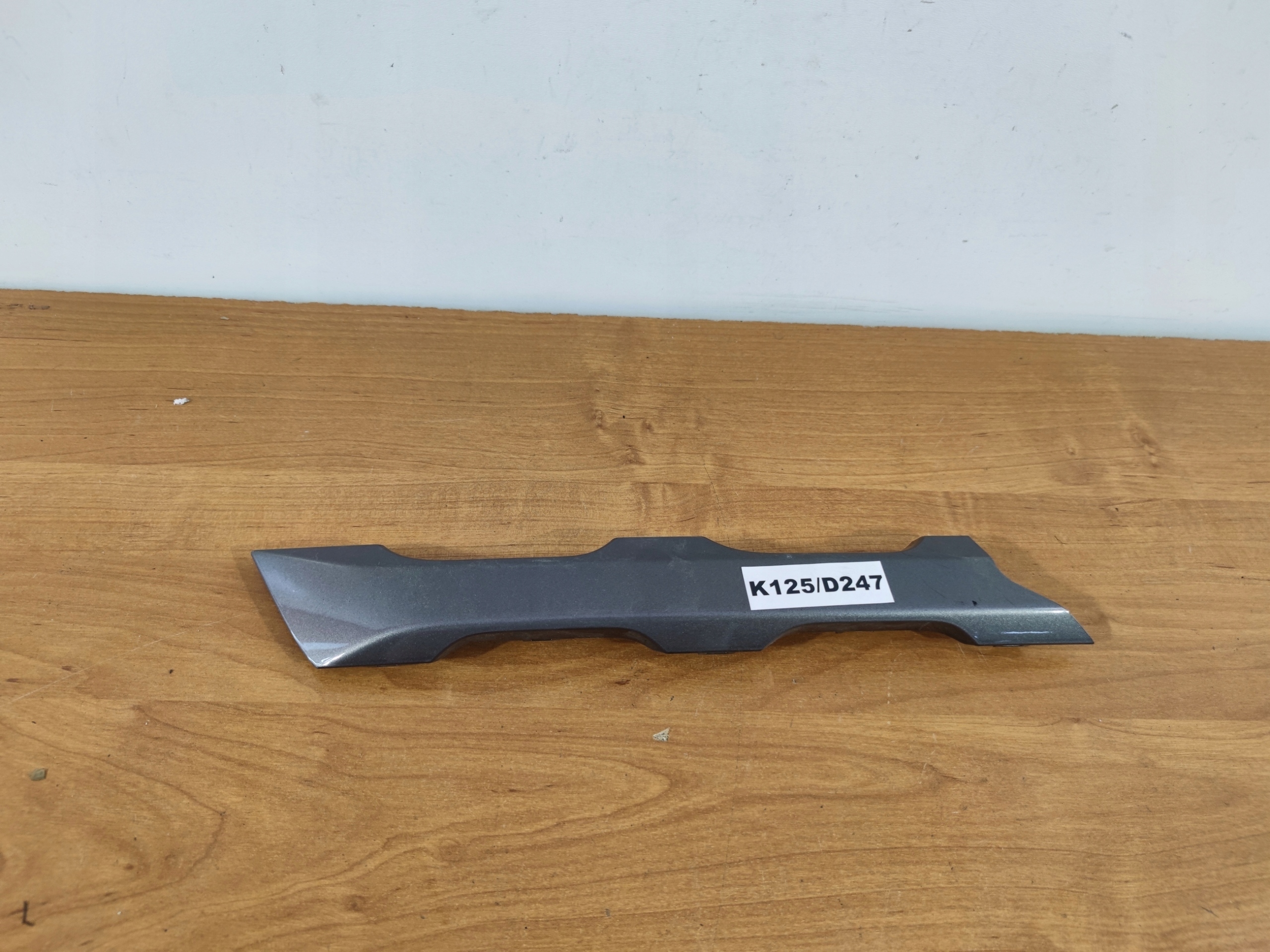 SUZUKI GRAND VITARA right moulding grille lower