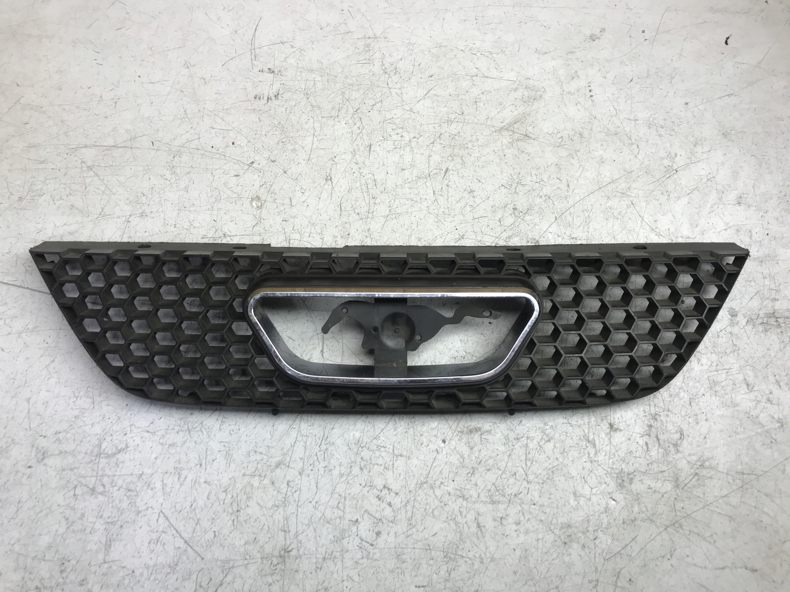 Grille FORD MUSTANG XR3X-8150-ACP
