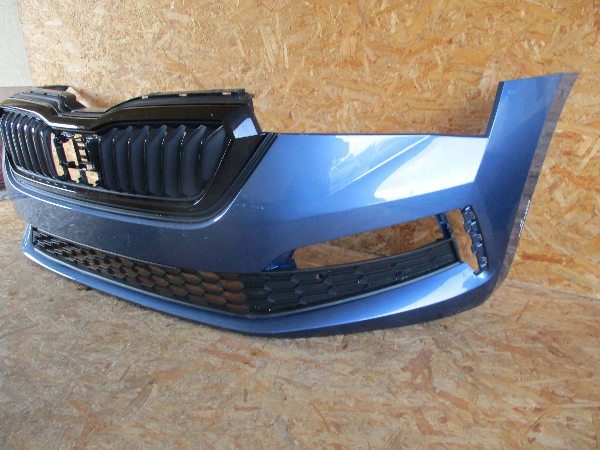 nárazník předek přední SKODA SCALA 657