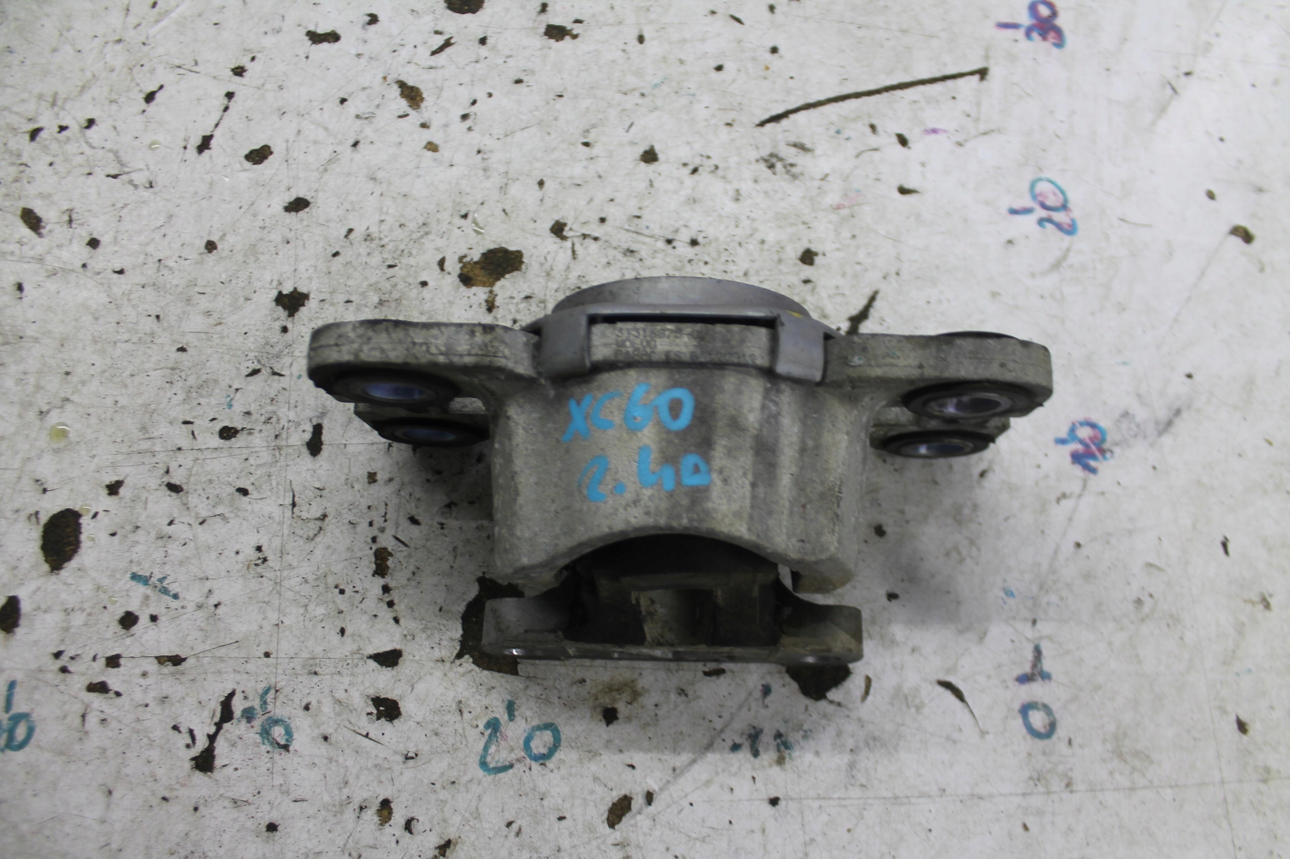 engine supporting mount 31316878 VOLVO XC60 and 2.4 D5 08-17