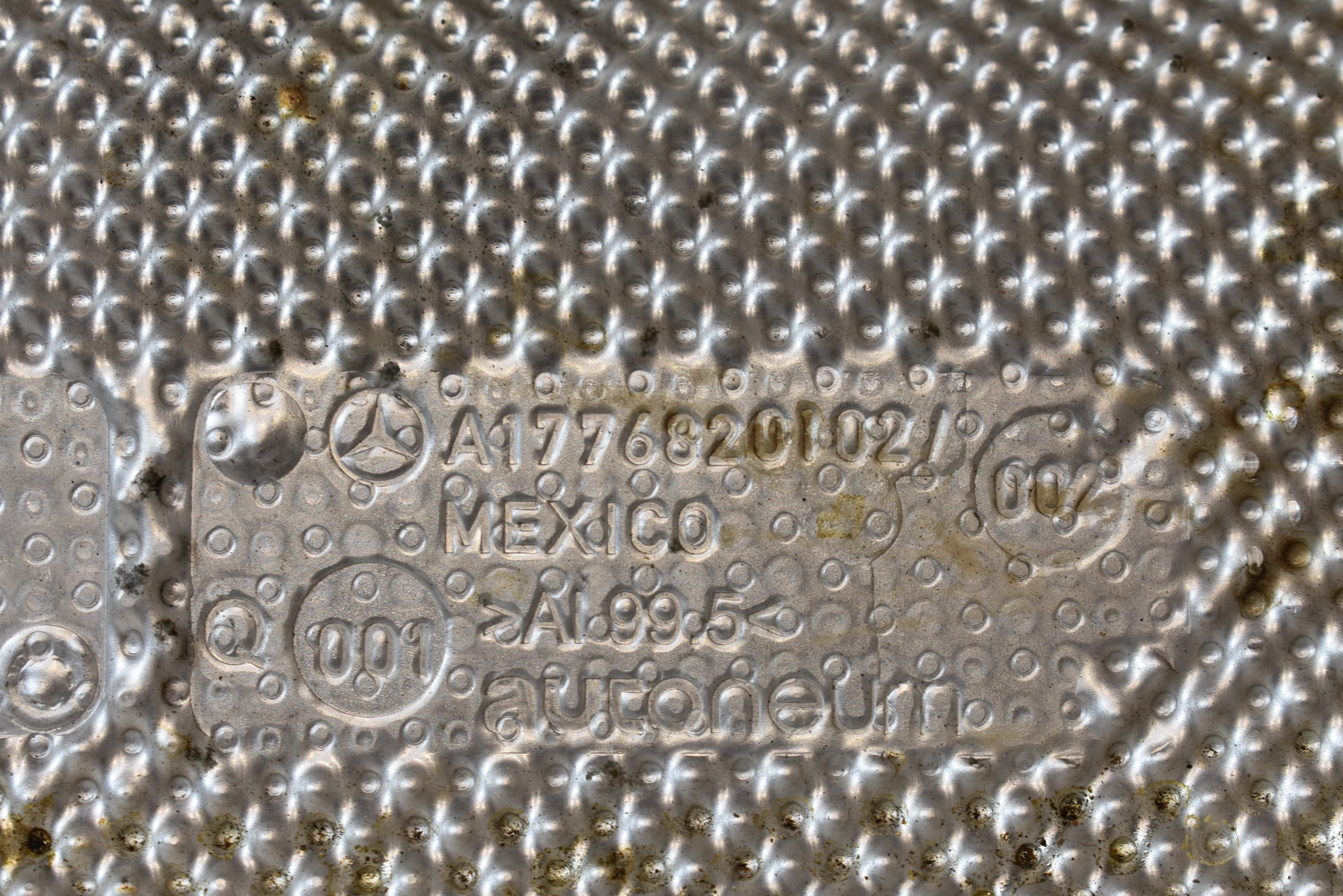 IDEALNA Blende Abdeckung TERMICZNA MERCEDES X247 GLB 1