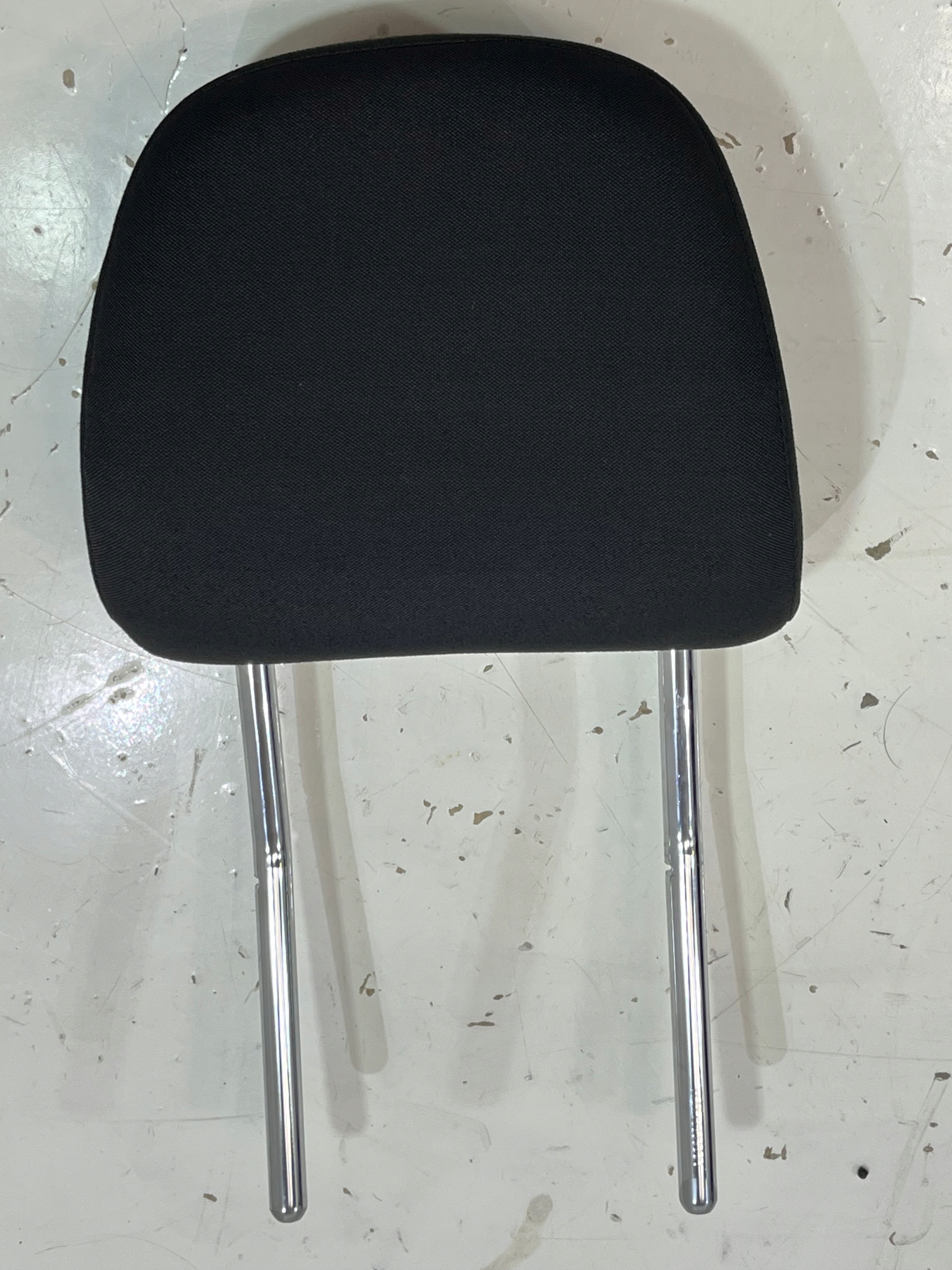 5G0 888.117.013 - ПІДГОЛІВНИК СИДІННЯ ПРАВИЙ ЛІВИЙ ПЕРЕДНІЙ VW GOLF VII