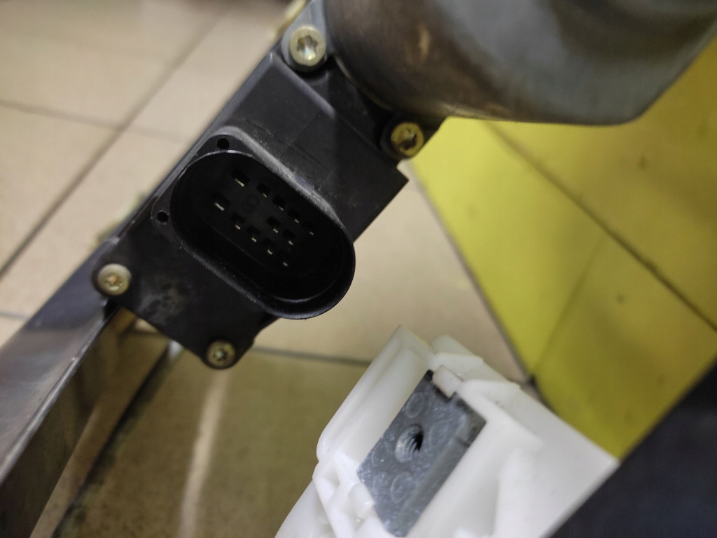 AUDI A3 8L fensterhebermotor rechts heck