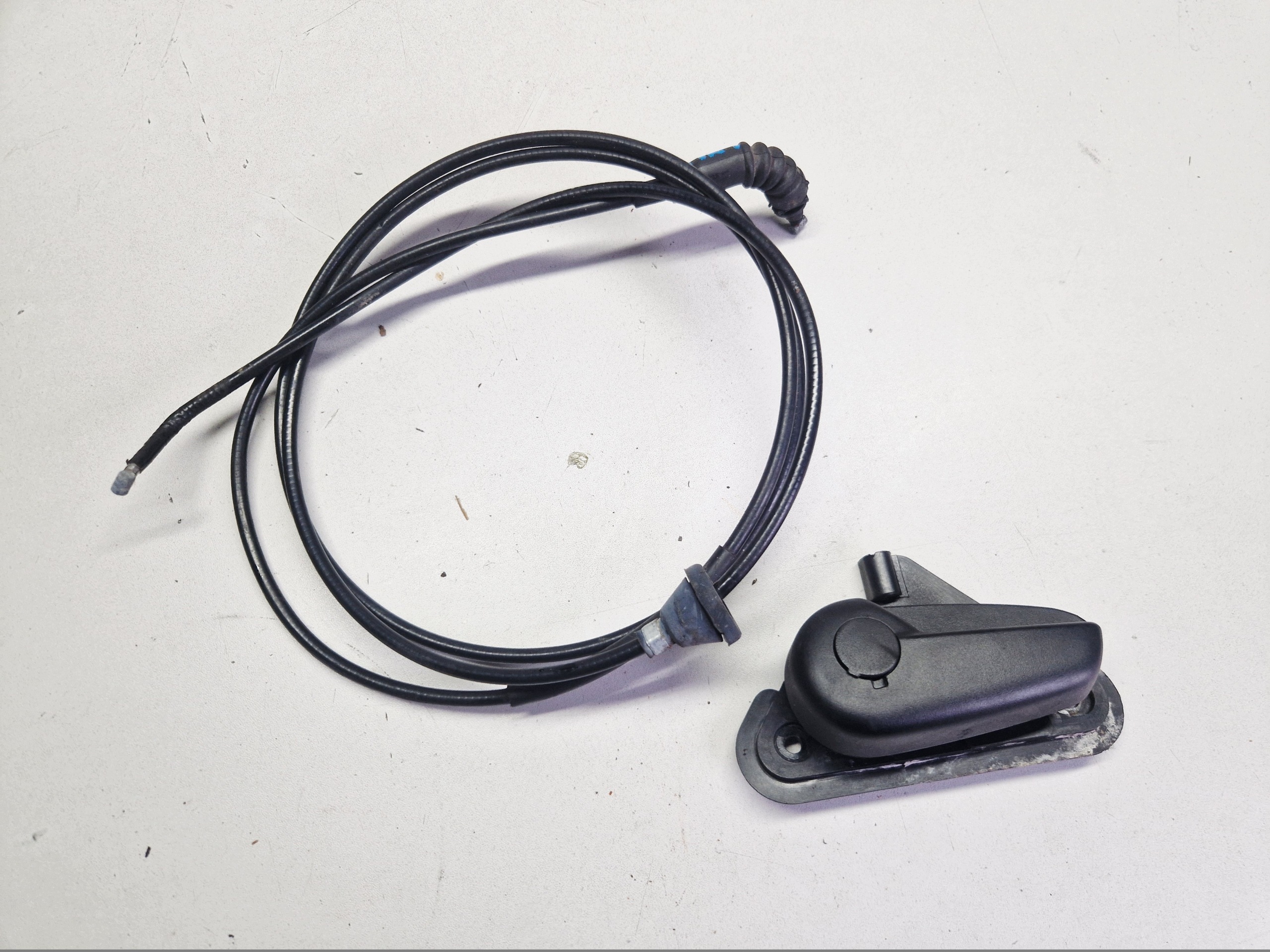 Câble Levier pour l’ouverture du capot FORD MONDEO MK4 KOMPLET