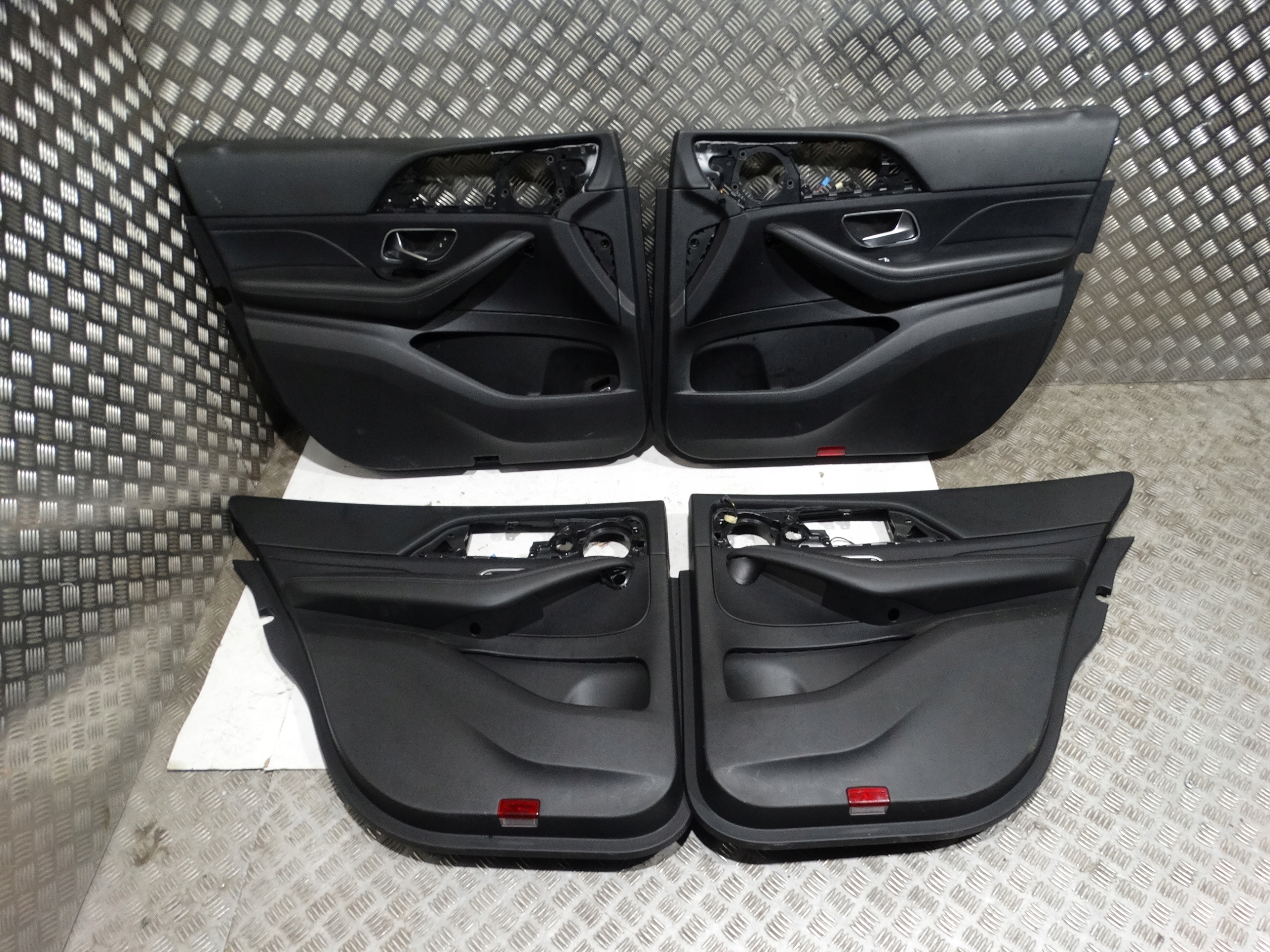 IDEALNE KPL. side side door MERCEDES GLE W167 1