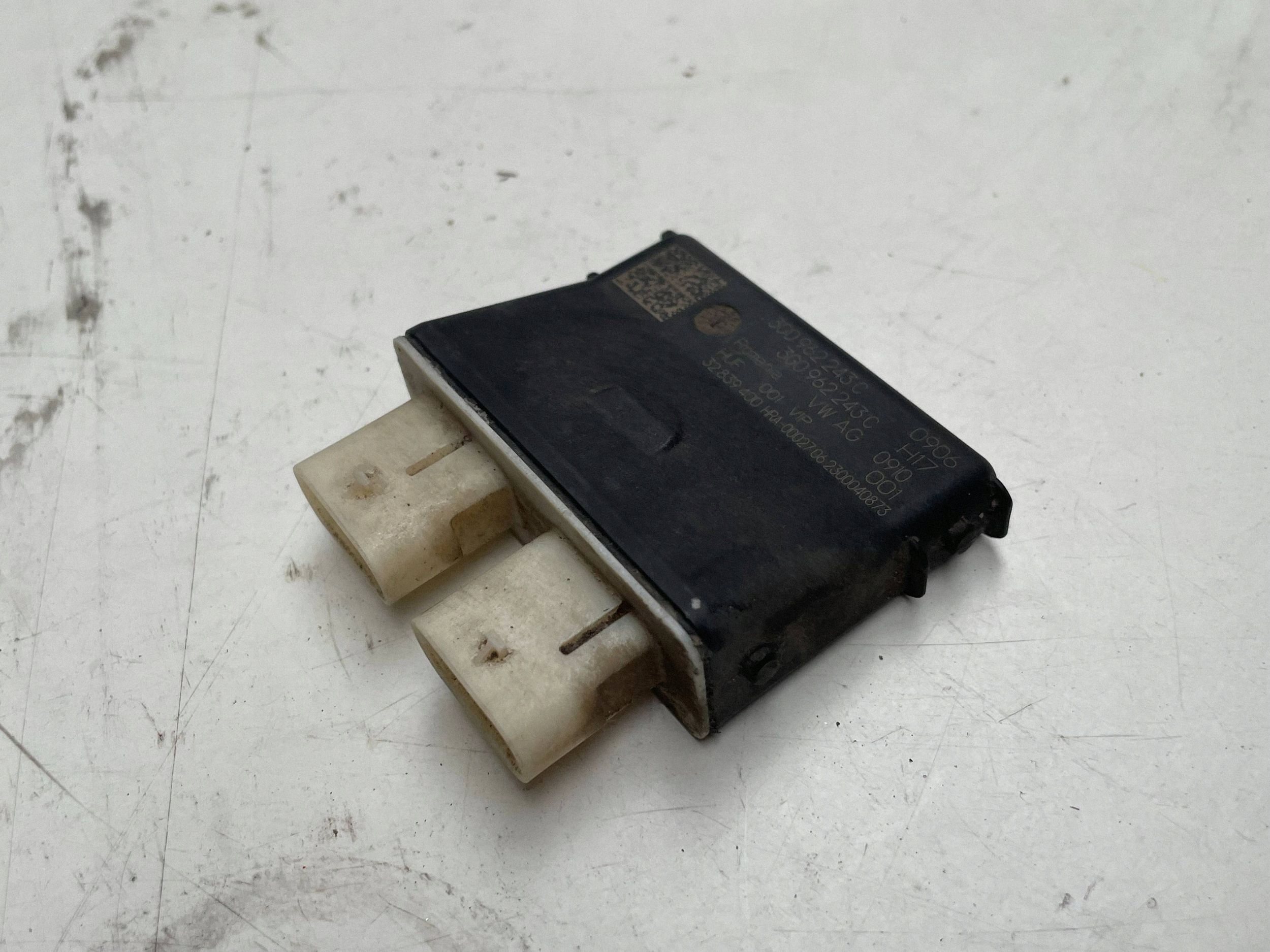 module OTWIERTANIA bonnet boot original Volkswagen Arteon 3G0962243C !J