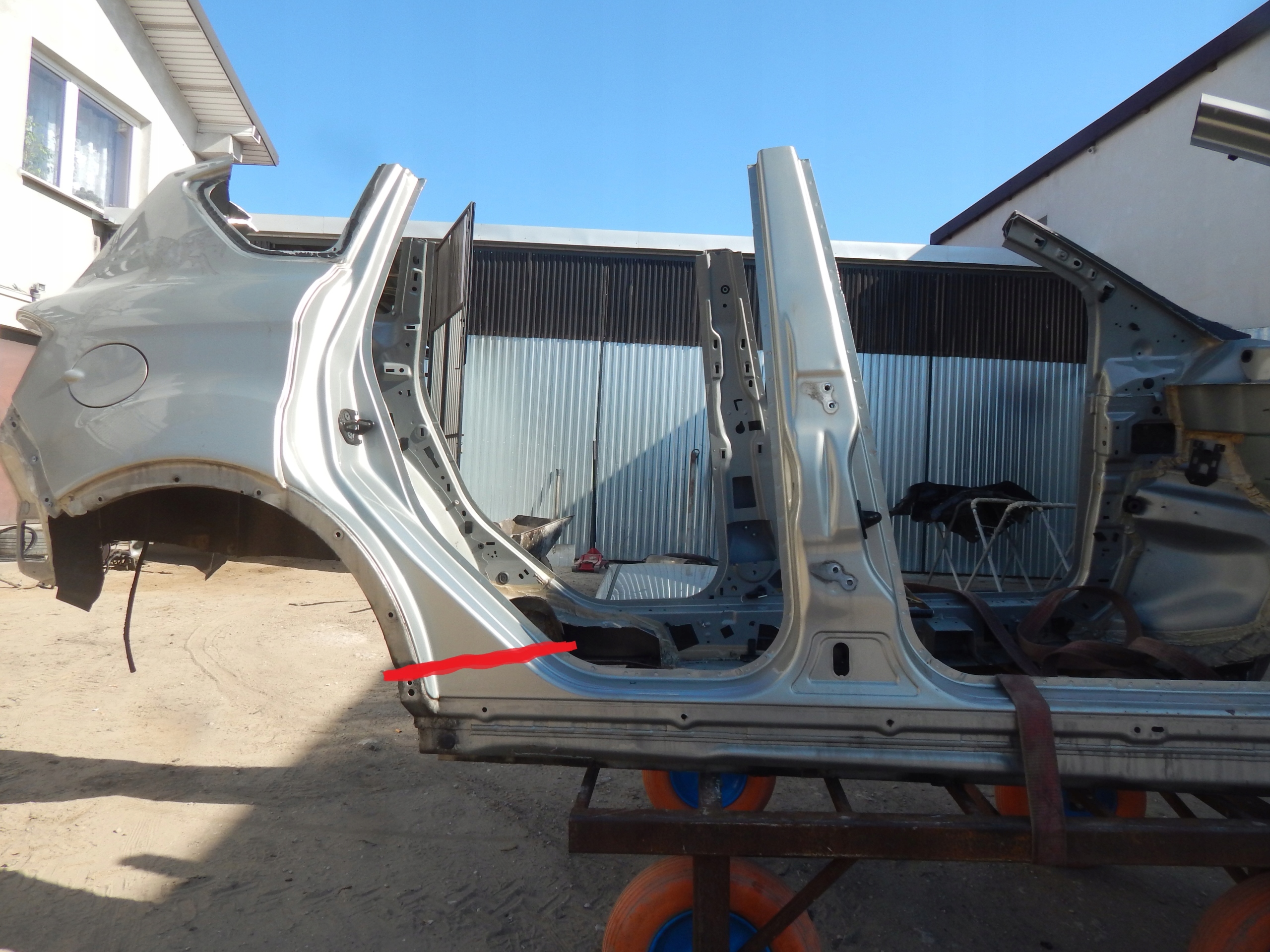 PROG SLUPEK PRAWY FORD KUGA MK1 KOLOR P8 Car type Passenger cars