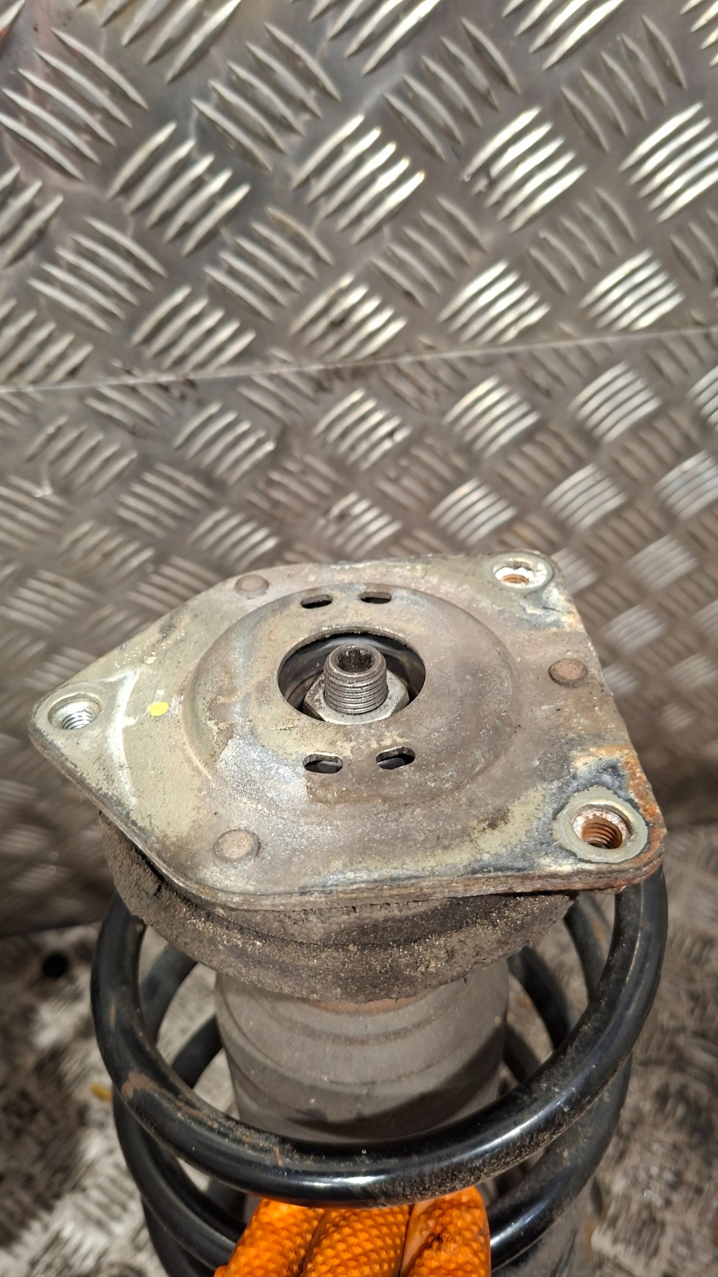shock absorber spring right front MERCEDES W169 2.0CDI