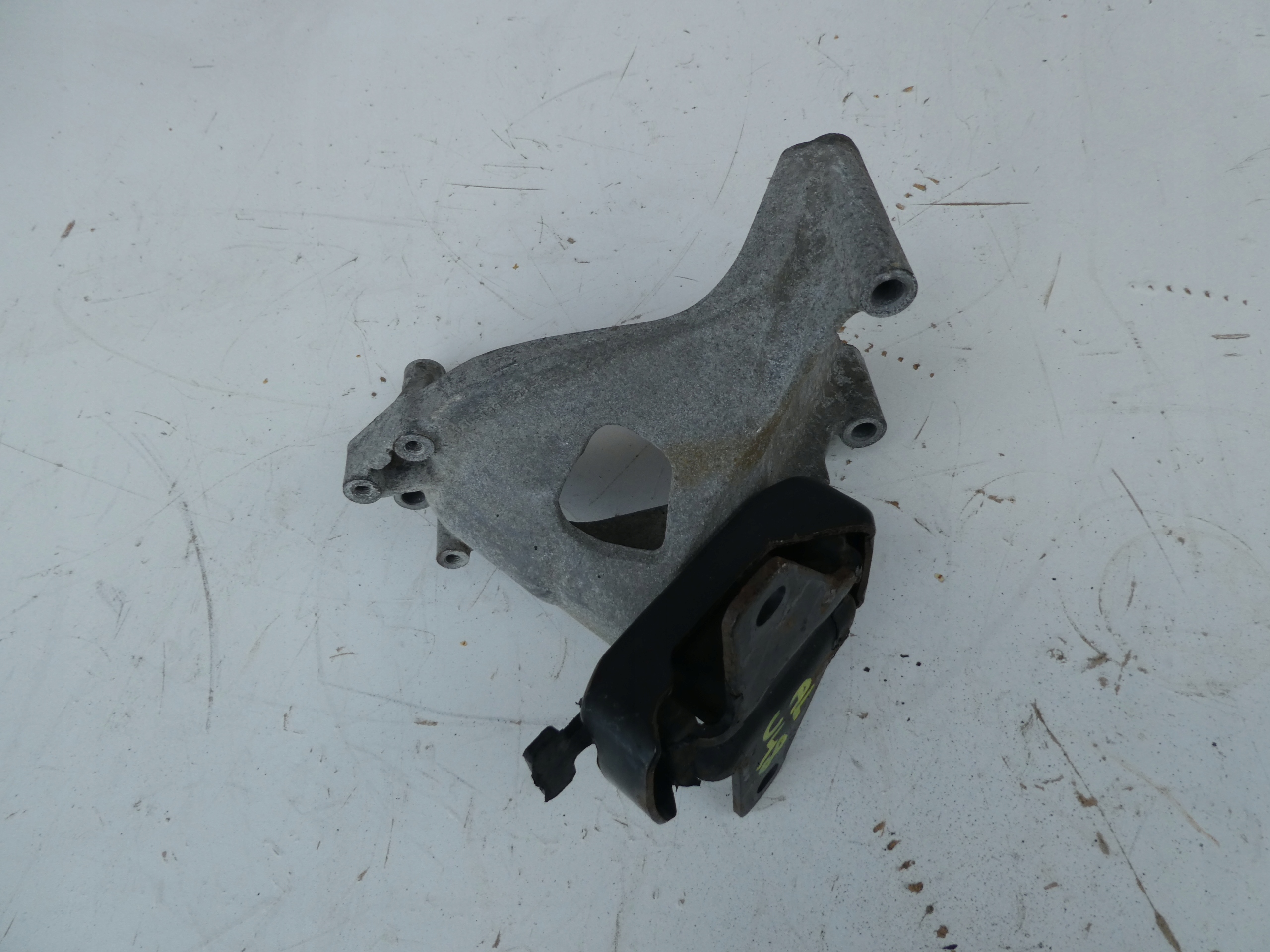 VW AMAROK engine mount 2H0199256
