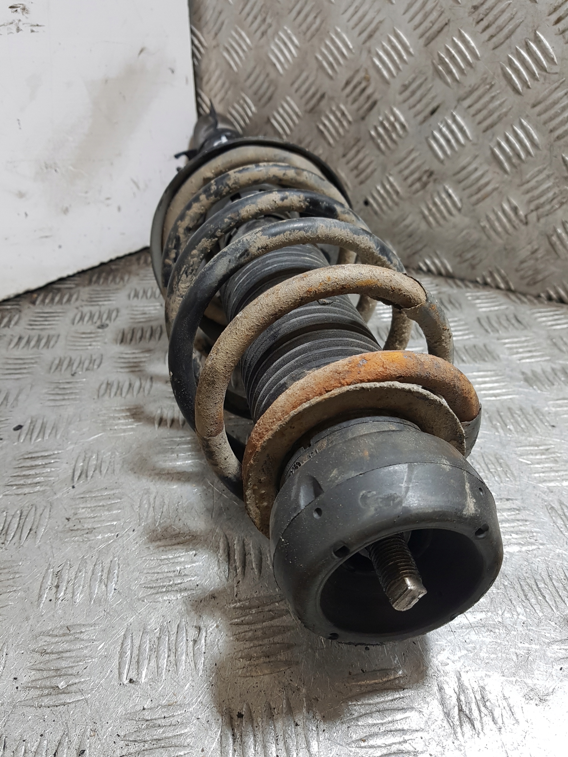 MCPERSON right front front VOLKSWAGEN GOLF 4 747184 1.9 TDI