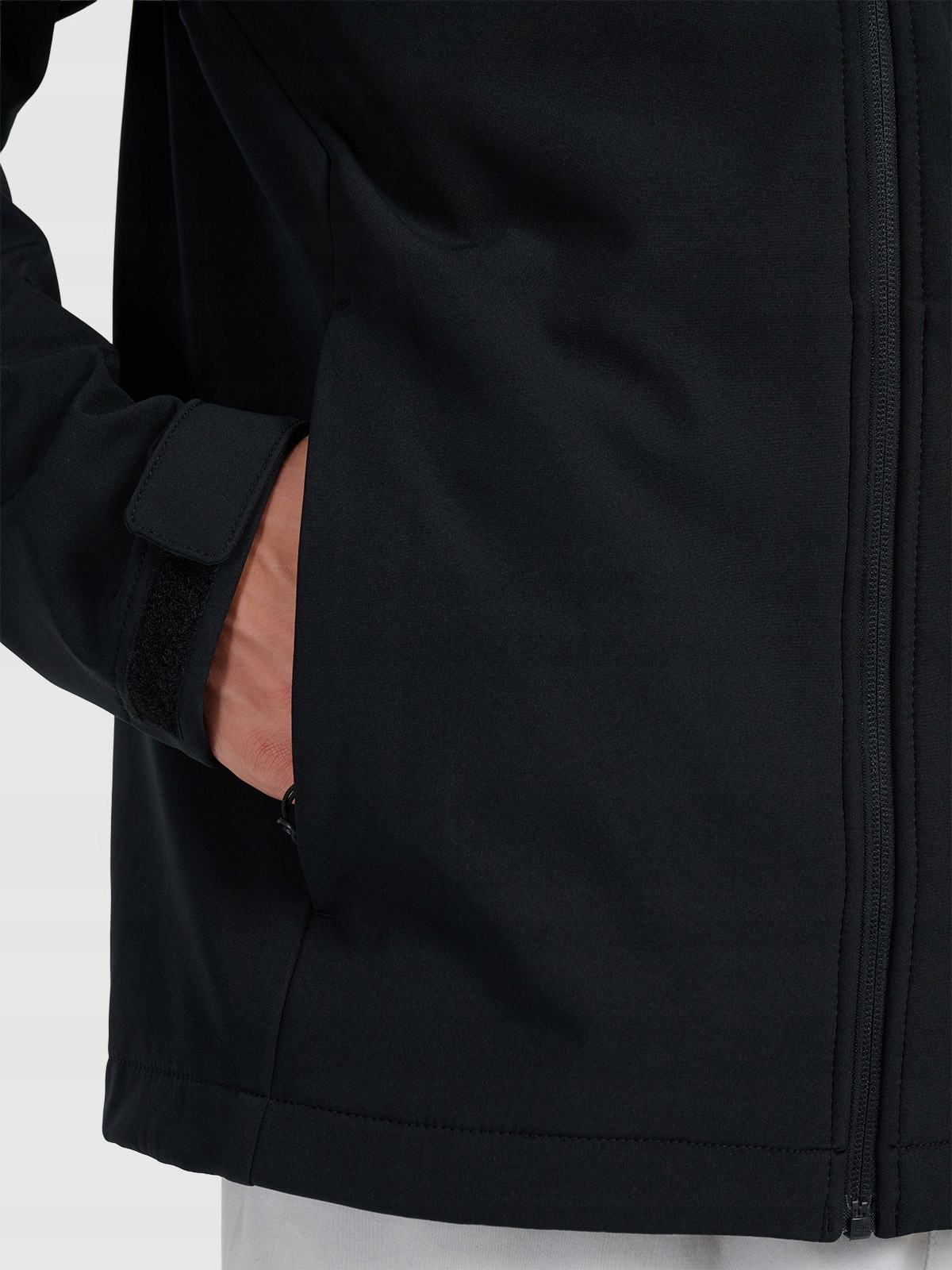 4F pánská softshellová membránová bunda s kapucí 4FWAW25TSOFM362 černá