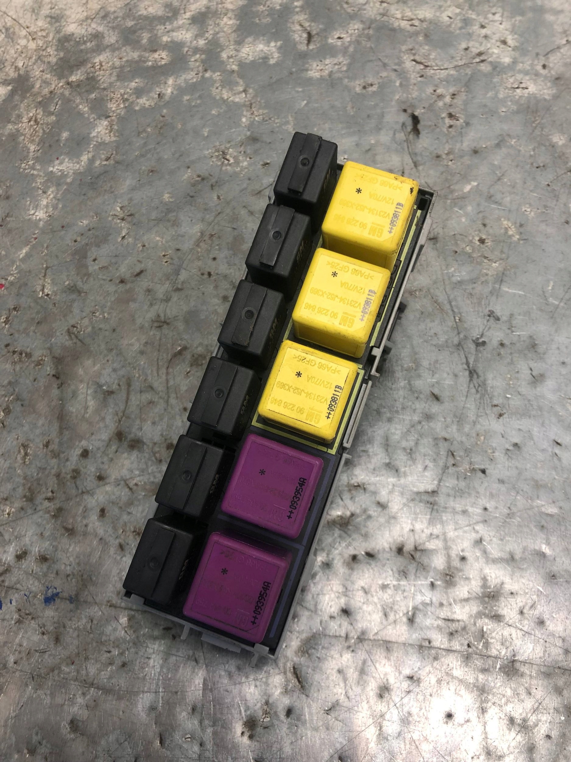 Module fusibles OPEL MERIVA A LIFT
