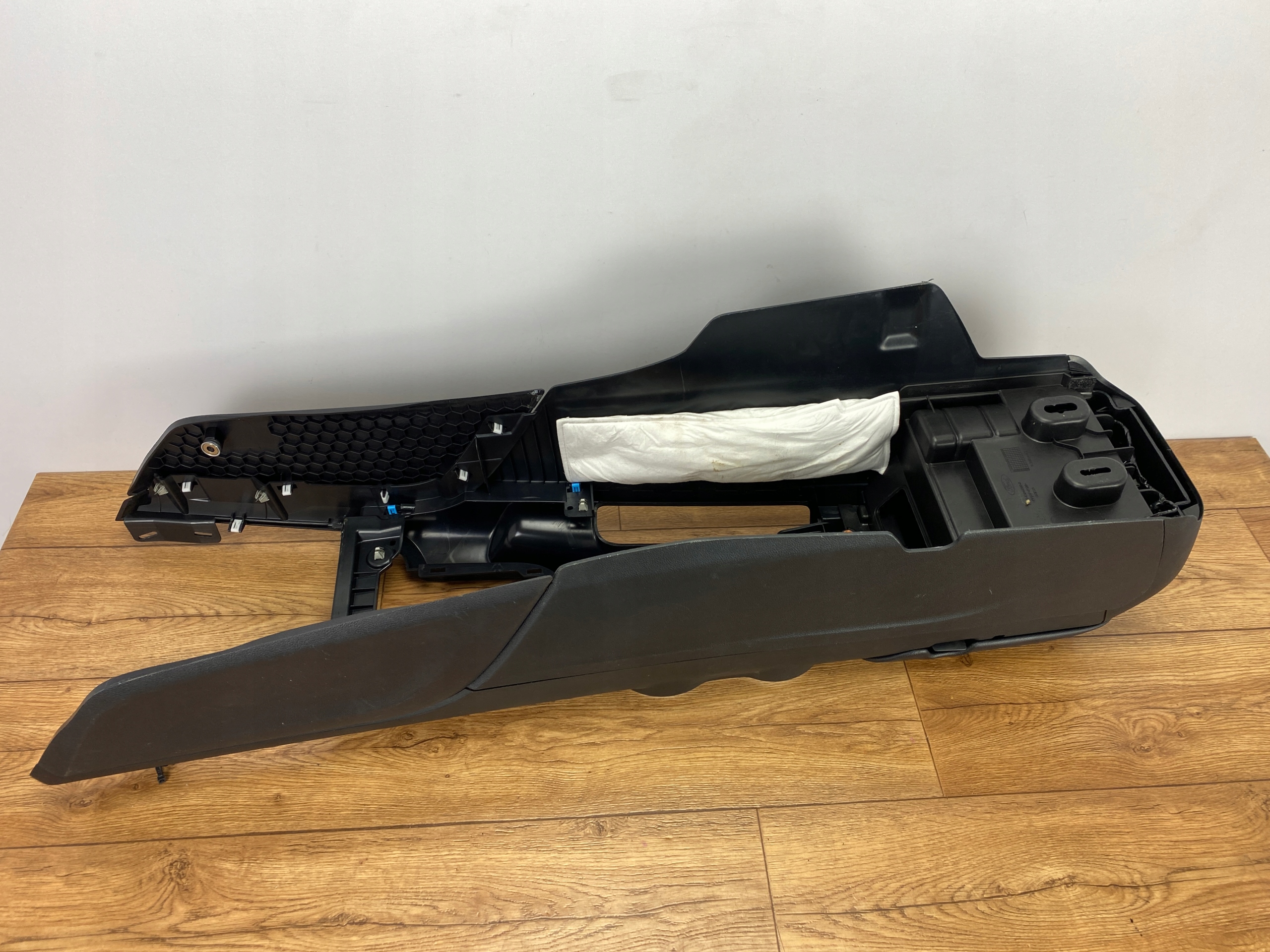 Tunel mitte Ford Mustang VI 2015+ USA